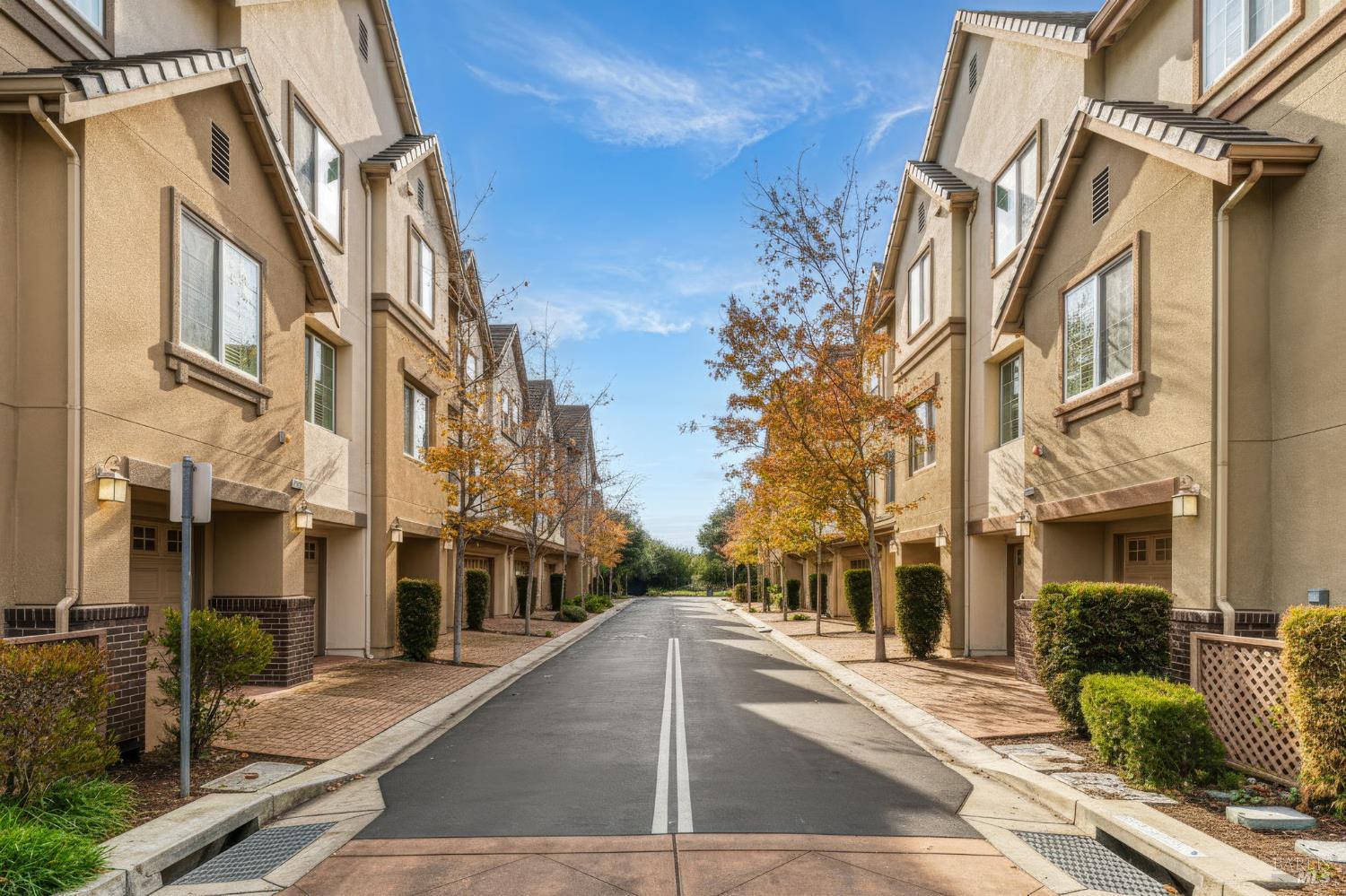 Detail Gallery Image 2 of 58 For 1051 Sapphire Ter, Union City,  CA 94587 - 3 Beds | 2/1 Baths
