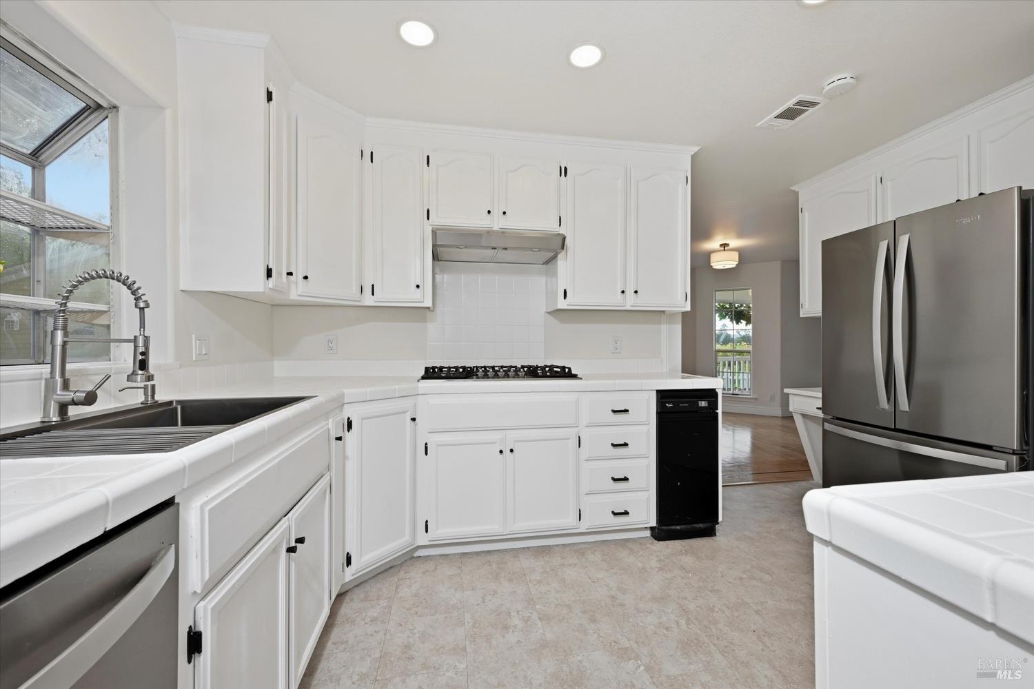 Detail Gallery Image 18 of 57 For 1395 N Grove Ct, Saint Helena,  CA 94574 - 3 Beds | 2/1 Baths