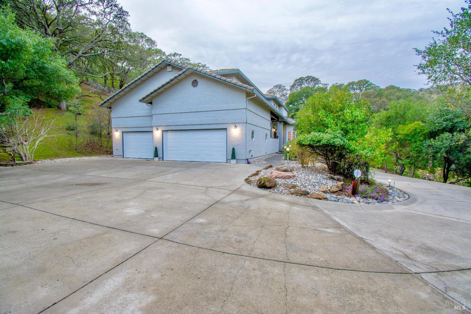 Detail Gallery Image 12 of 99 For 3368 Hidden Valley Ln, Fairfield,  CA 94534 - 4 Beds | 3/1 Baths