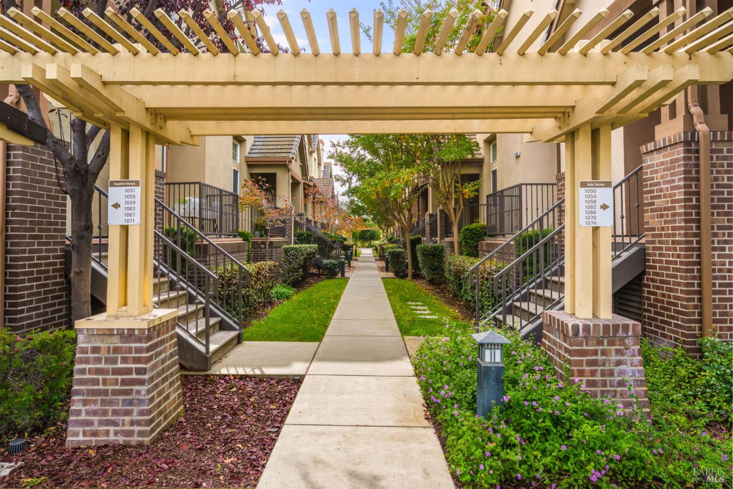 Detail Gallery Image 5 of 58 For 1051 Sapphire Ter, Union City,  CA 94587 - 3 Beds | 2/1 Baths