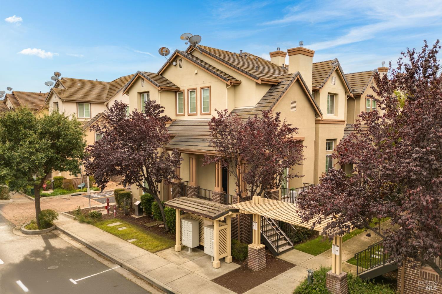 Detail Gallery Image 6 of 58 For 1051 Sapphire Ter, Union City,  CA 94587 - 3 Beds | 2/1 Baths