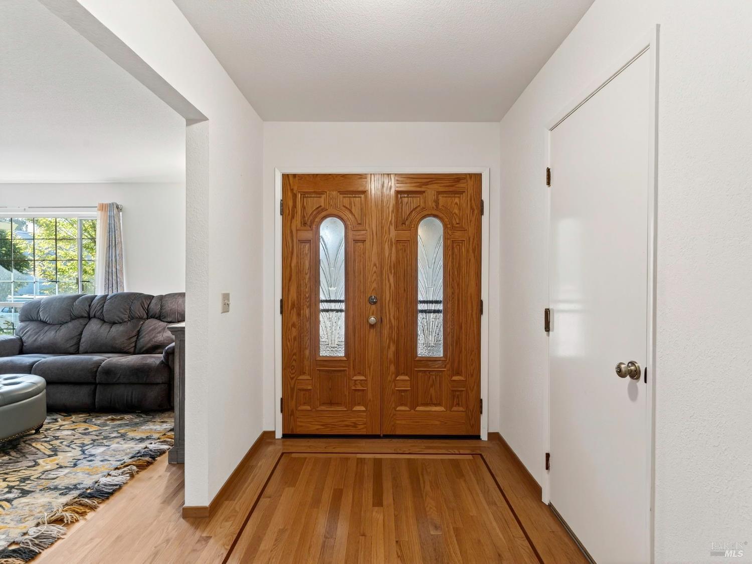 Detail Gallery Image 5 of 58 For 330 Orchard St, Healdsburg,  CA 95448 - 2 Beds | 2 Baths