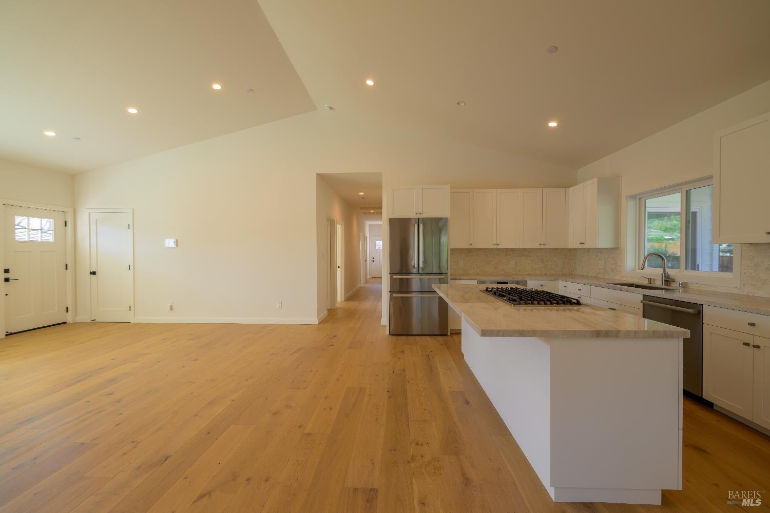 Detail Gallery Image 31 of 56 For 8388 Paradise Lagoon Dr, Lucerne,  CA 95458 - 3 Beds | 3 Baths