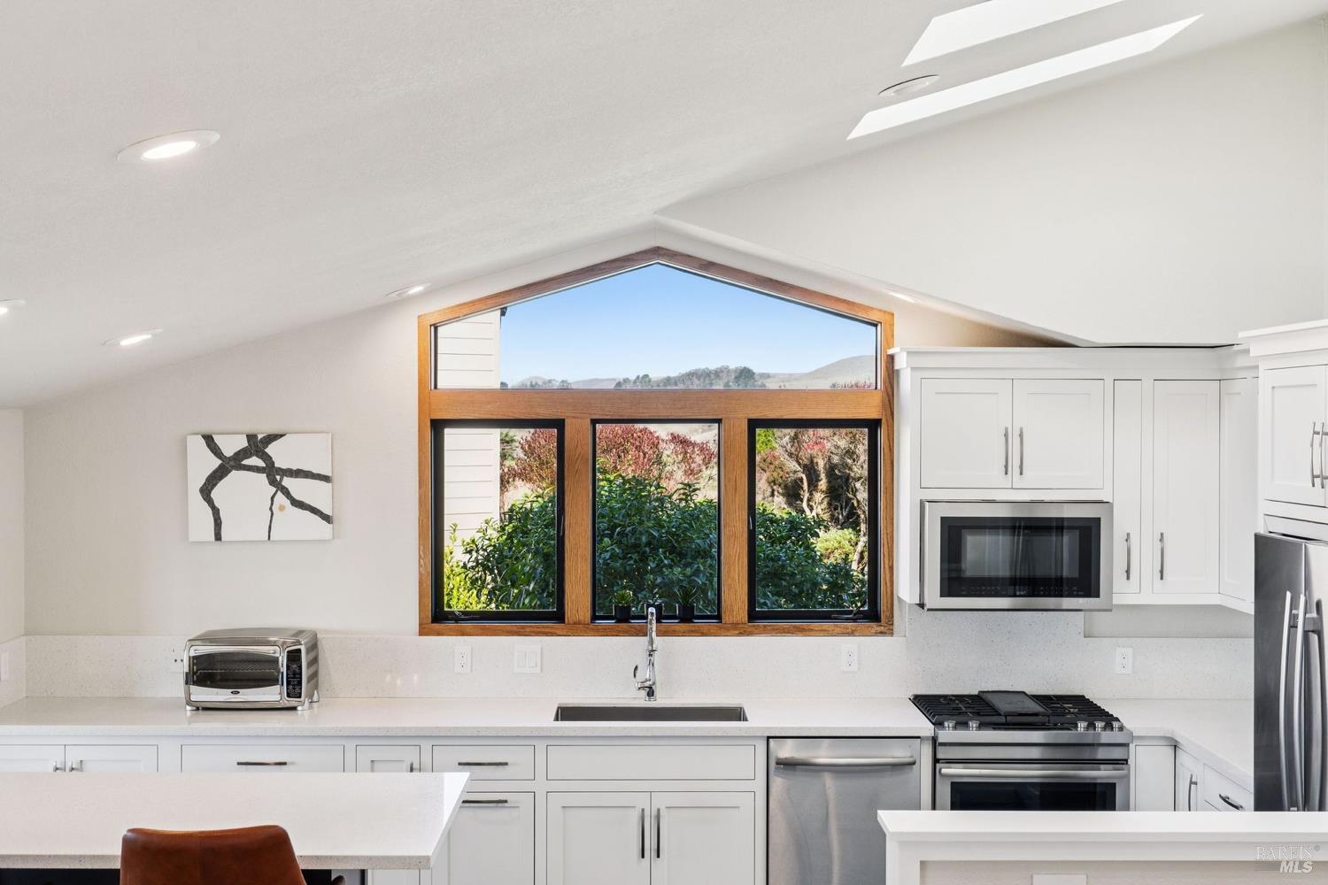 Detail Gallery Image 20 of 49 For 301 Sanderling Ct, Bodega Bay,  CA 94923 - 3 Beds | 2 Baths