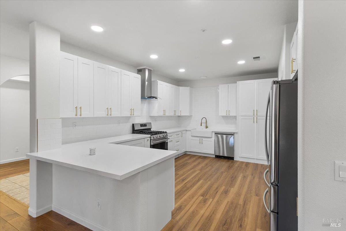 Detail Gallery Image 11 of 36 For 302 Laurel Ct, Cloverdale,  CA 95425 - 2 Beds | 2 Baths