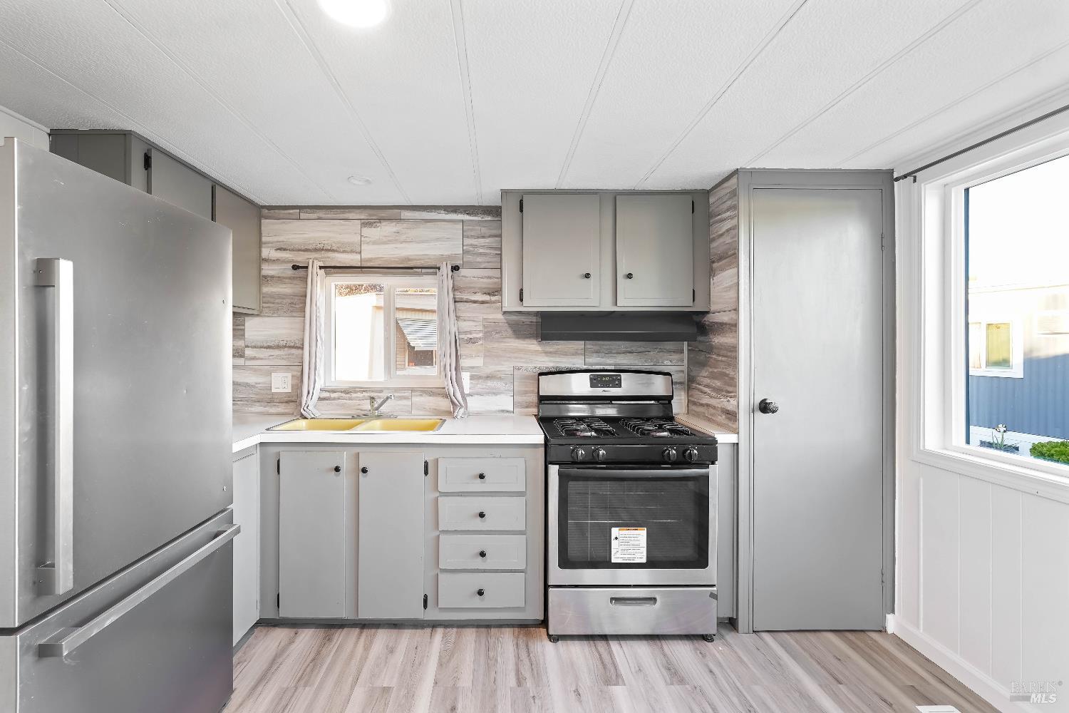 Detail Gallery Image 3 of 27 For 46 Anza Ct, Fairfield,  CA 94533 - 2 Beds | 1 Baths