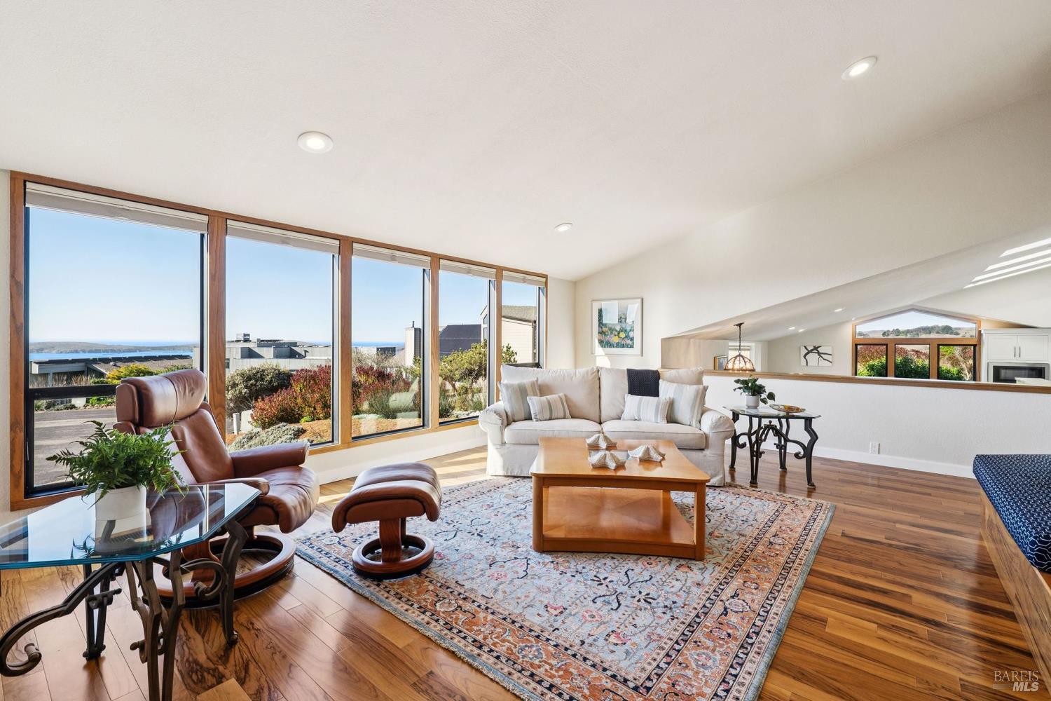 Detail Gallery Image 17 of 49 For 301 Sanderling Ct, Bodega Bay,  CA 94923 - 3 Beds | 2 Baths