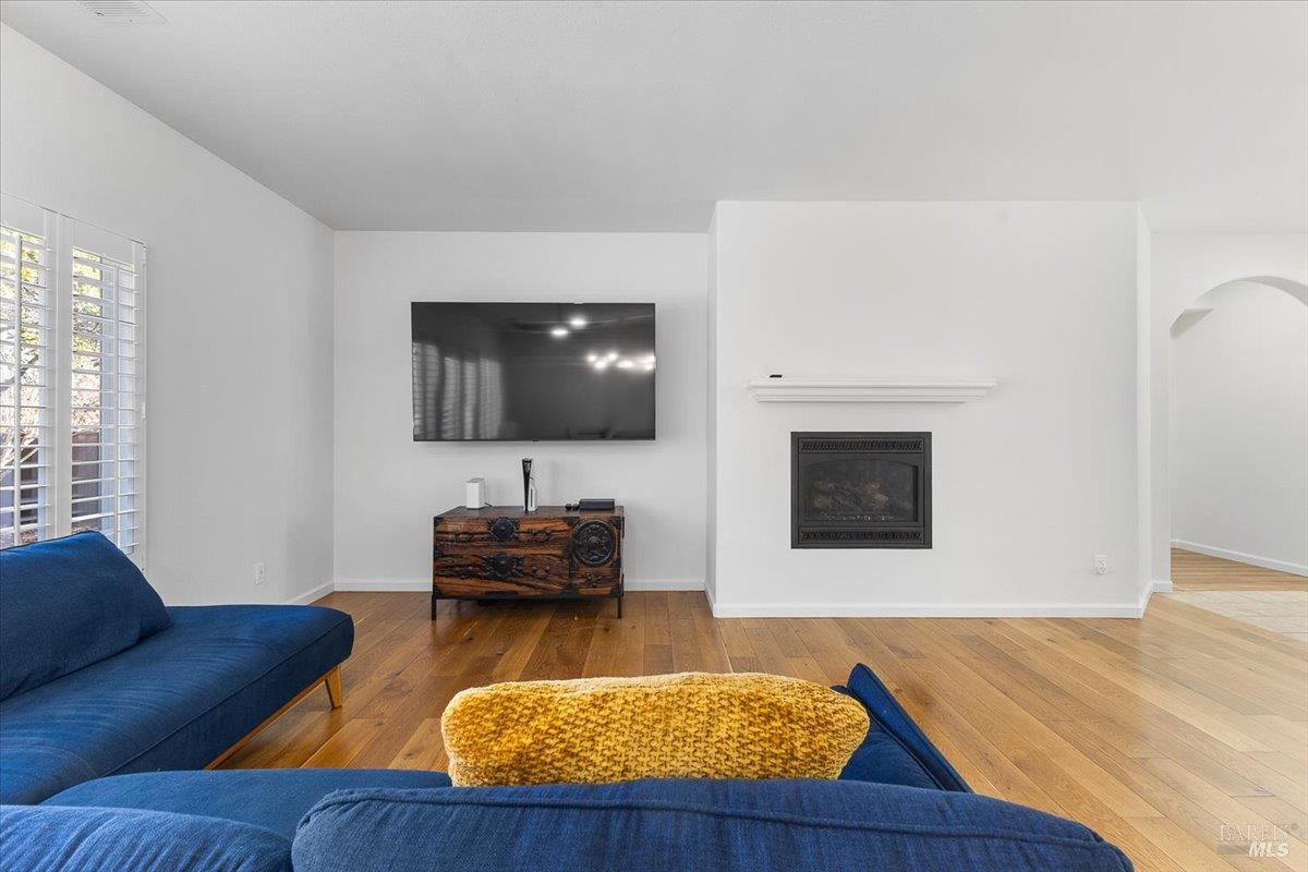 Detail Gallery Image 7 of 36 For 302 Laurel Ct, Cloverdale,  CA 95425 - 2 Beds | 2 Baths