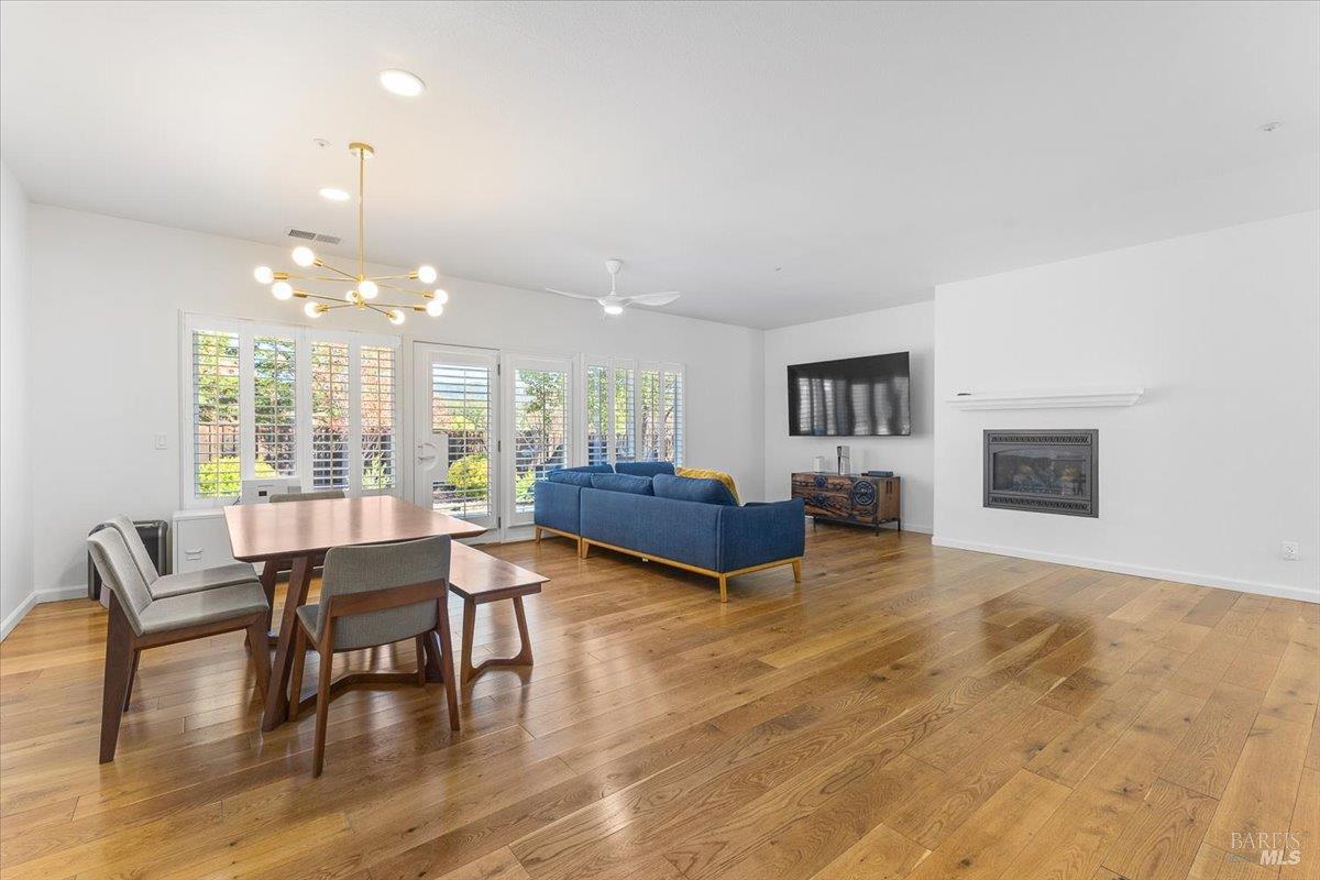 Detail Gallery Image 2 of 36 For 302 Laurel Ct, Cloverdale,  CA 95425 - 2 Beds | 2 Baths