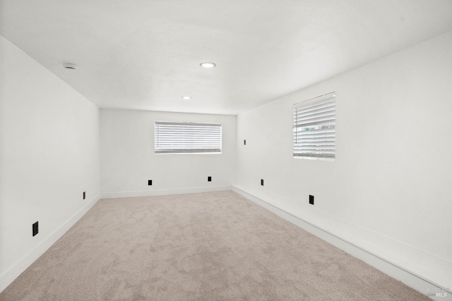 Detail Gallery Image 15 of 54 For 370 Clara St, Oakland,  CA 94603 - 5 Beds | 3 Baths