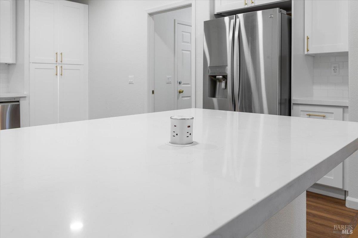 Detail Gallery Image 14 of 36 For 302 Laurel Ct, Cloverdale,  CA 95425 - 2 Beds | 2 Baths