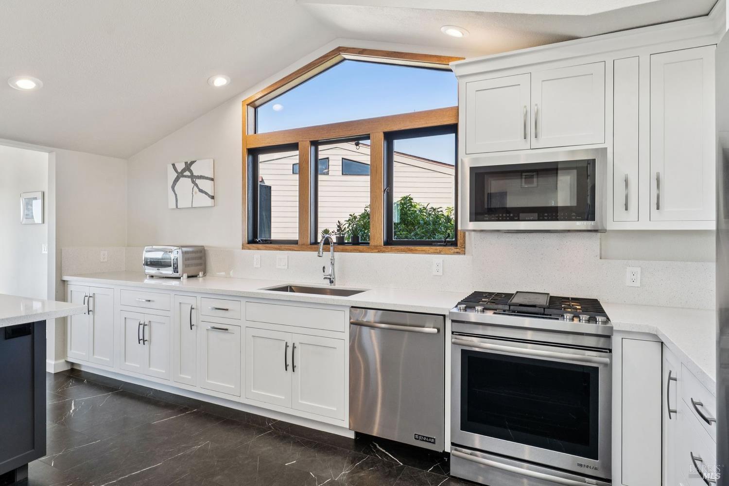 Detail Gallery Image 22 of 49 For 301 Sanderling Ct, Bodega Bay,  CA 94923 - 3 Beds | 2 Baths