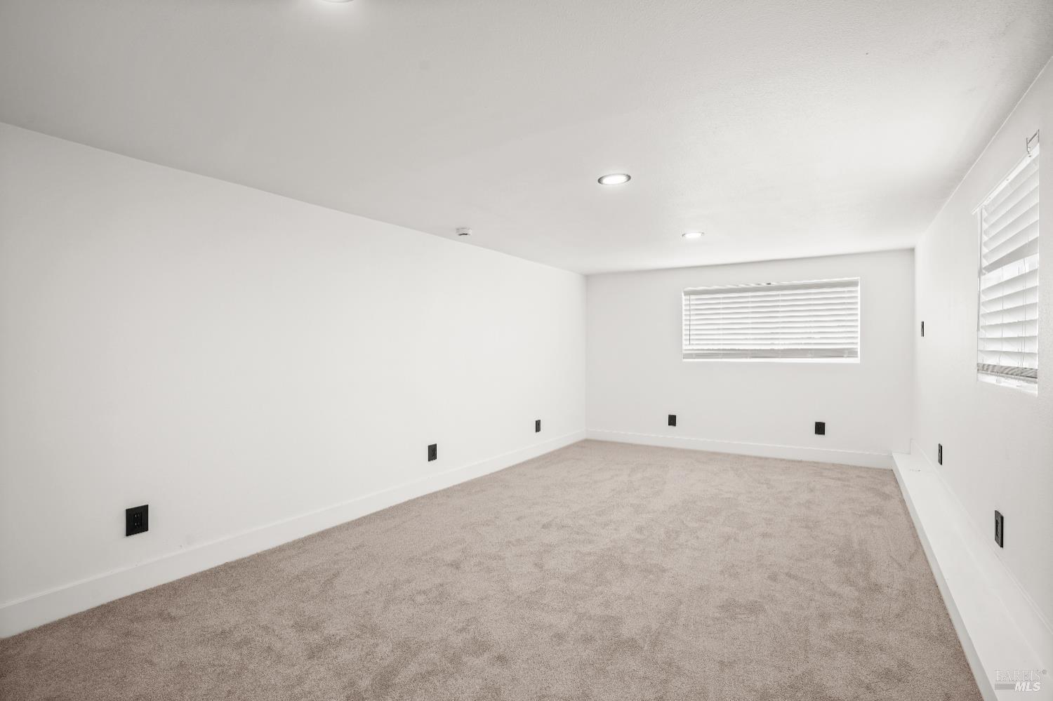 Detail Gallery Image 16 of 54 For 370 Clara St, Oakland,  CA 94603 - 5 Beds | 3 Baths