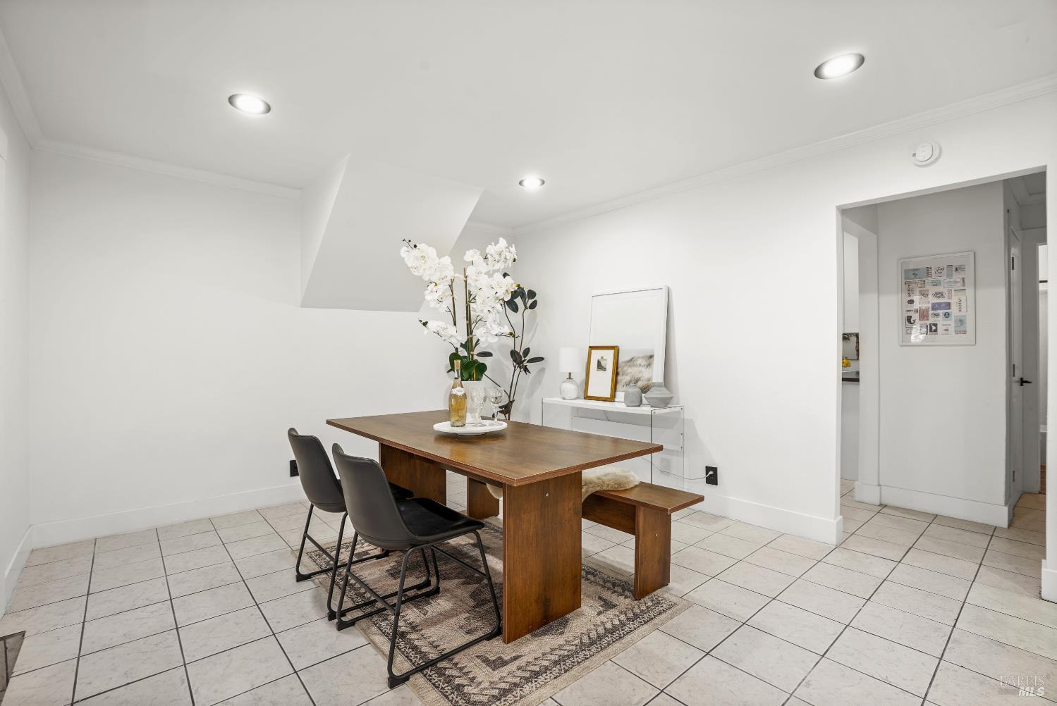 Detail Gallery Image 7 of 54 For 370 Clara St, Oakland,  CA 94603 - 5 Beds | 3 Baths