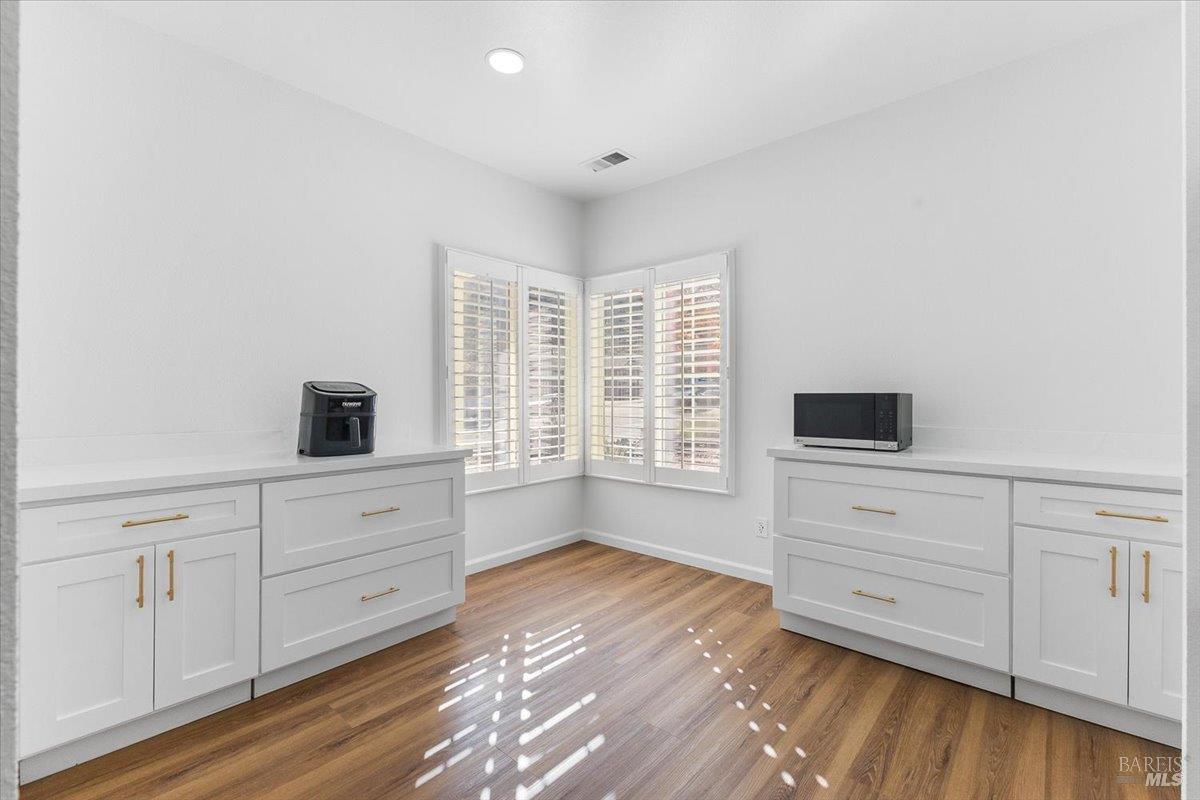 Detail Gallery Image 19 of 36 For 302 Laurel Ct, Cloverdale,  CA 95425 - 2 Beds | 2 Baths