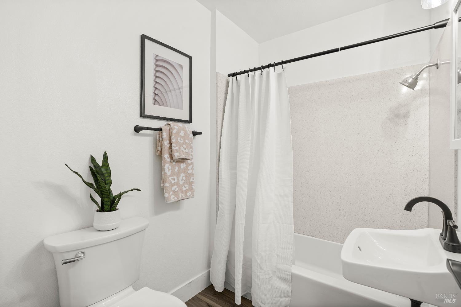 Detail Gallery Image 31 of 54 For 370 Clara St, Oakland,  CA 94603 - 5 Beds | 3 Baths