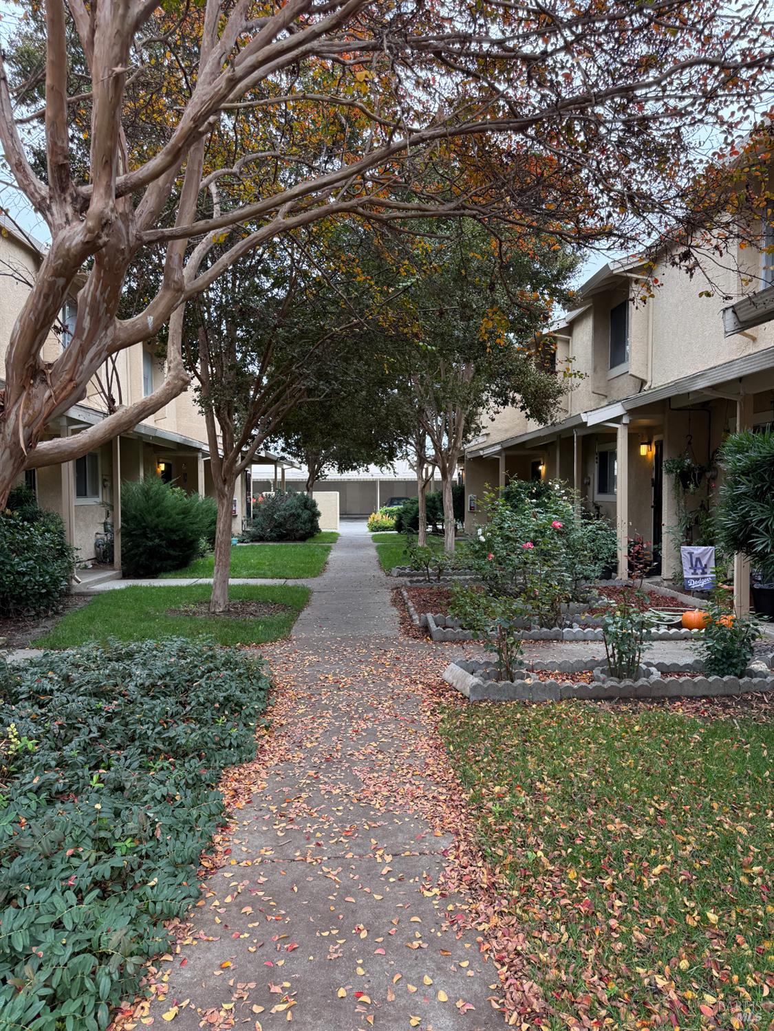Detail Gallery Image 7 of 19 For 1941 Grande Cir #48,  Fairfield,  CA 94533 - 2 Beds | 1/1 Baths
