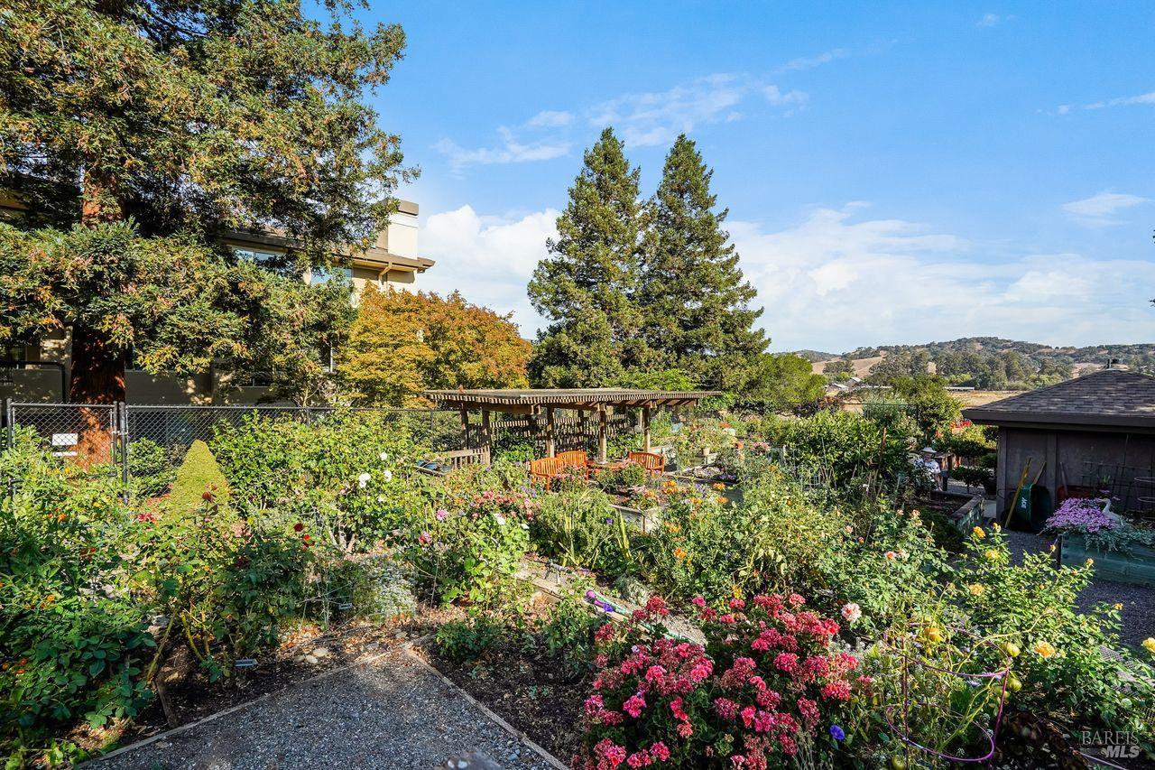 Detail Gallery Image 26 of 28 For 200 Deer Valley Rd 1c,  San Rafael,  CA 94903 - 1 Beds | 1/1 Baths