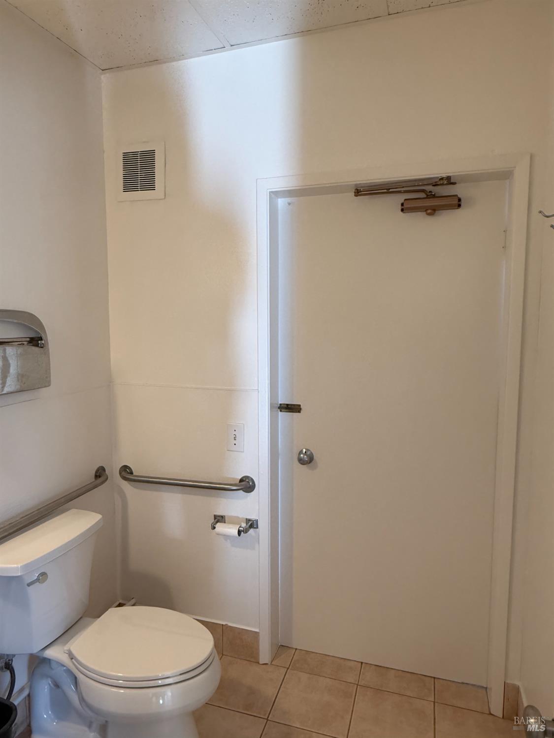 Detail Gallery Image 5 of 12 For 980 Magnolia Ave #8,  Larkspur,  CA 94939 - – Beds | – Baths