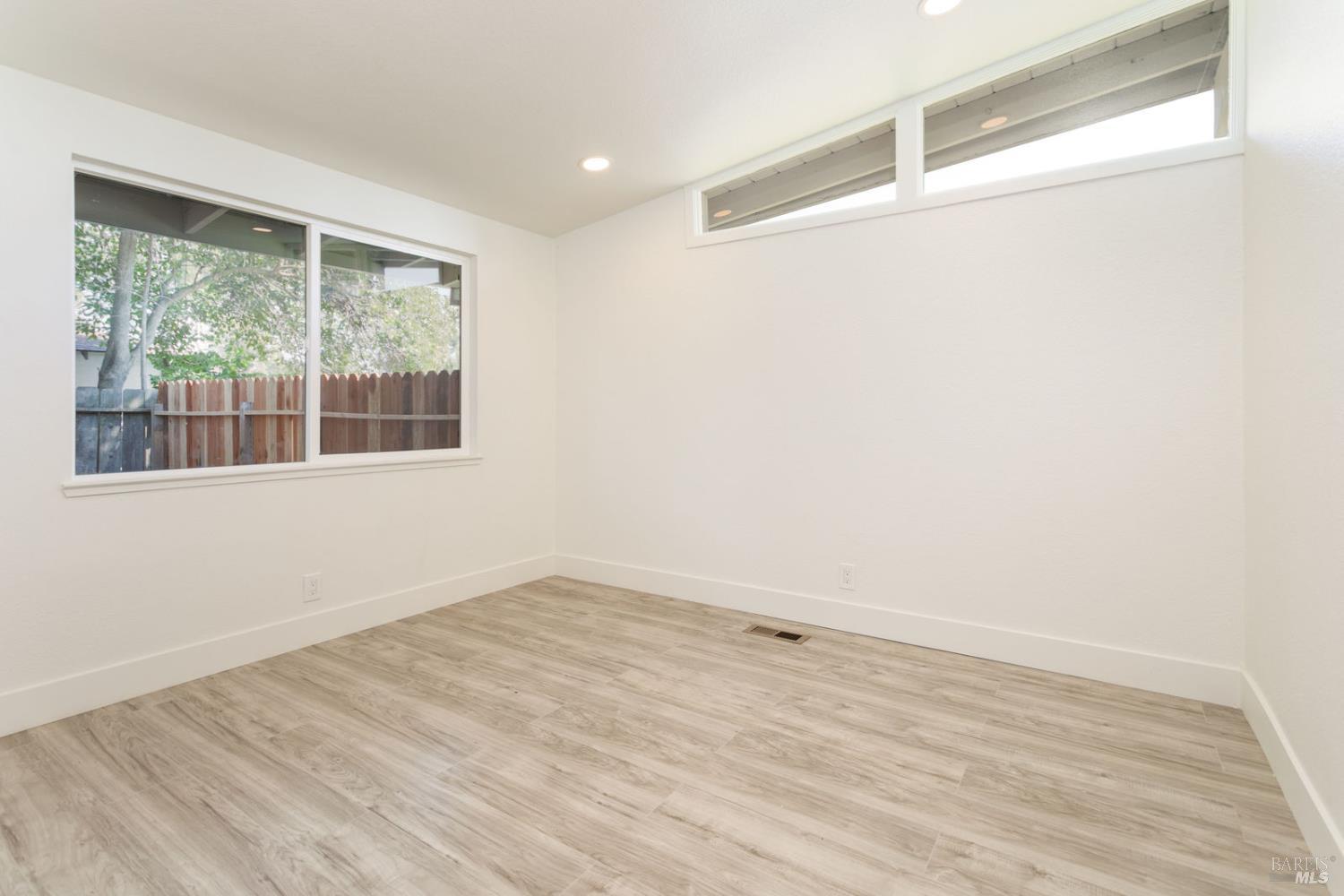 Detail Gallery Image 17 of 29 For 142 Anita Ct, Vacaville,  CA 95688 - 3 Beds | 2 Baths