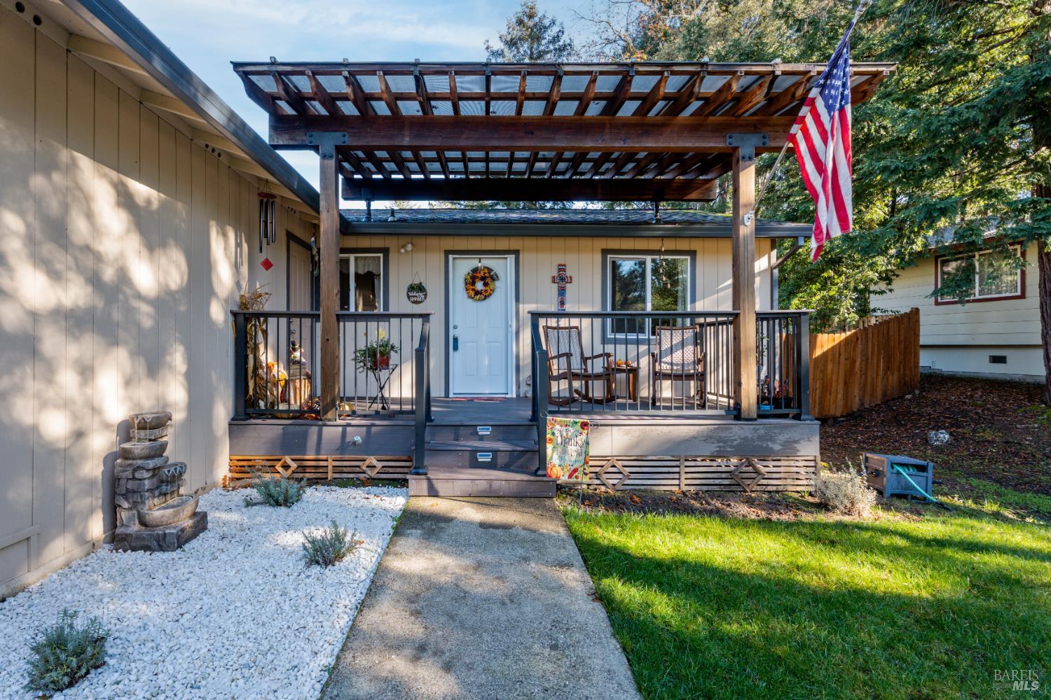 Detail Gallery Image 3 of 16 For 26861 Oriole Dr, Willits,  CA 95490 - 3 Beds | 2 Baths