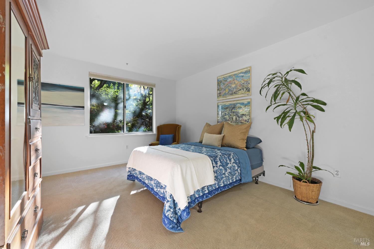 Detail Gallery Image 10 of 28 For 200 Deer Valley Rd 1c,  San Rafael,  CA 94903 - 1 Beds | 1/1 Baths