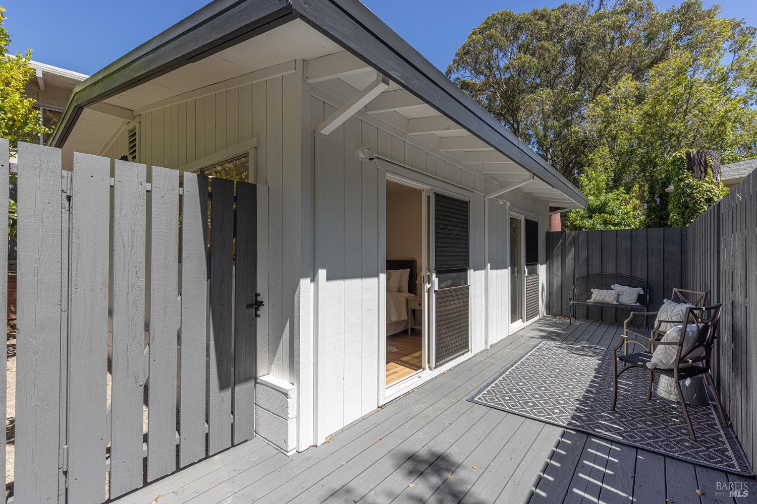 Detail Gallery Image 14 of 19 For 157 Homestead Blvd, Mill Valley,  CA 94941 - 2 Beds | 1 Baths