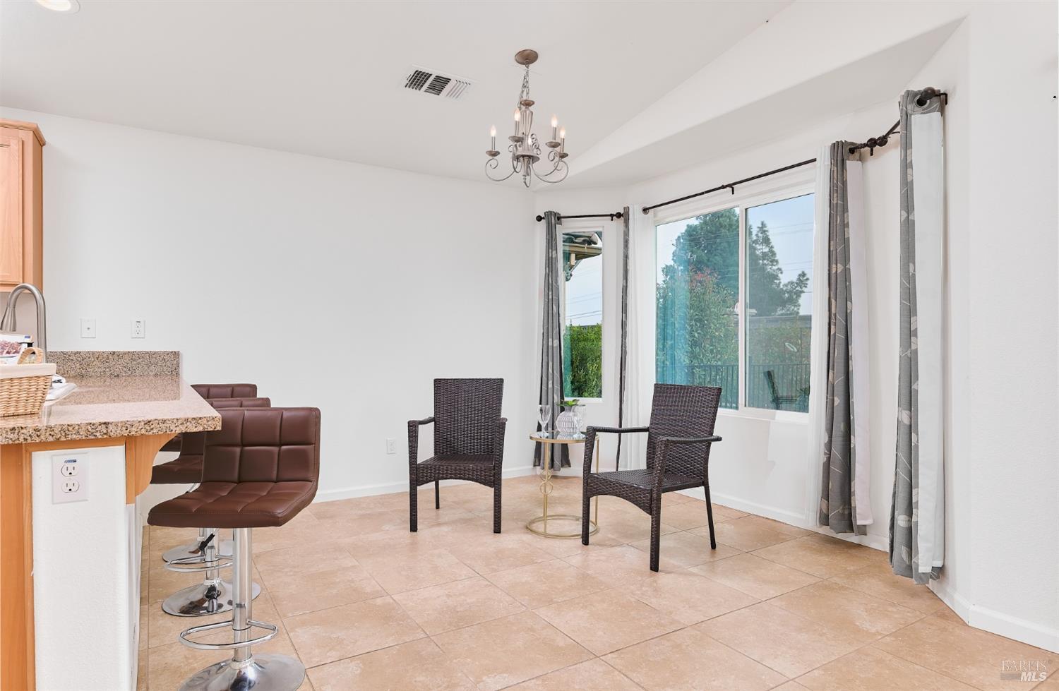 Detail Gallery Image 5 of 21 For 504 Silver Ridge Dr, Rio Vista,  CA 94571 - 2 Beds | 2 Baths