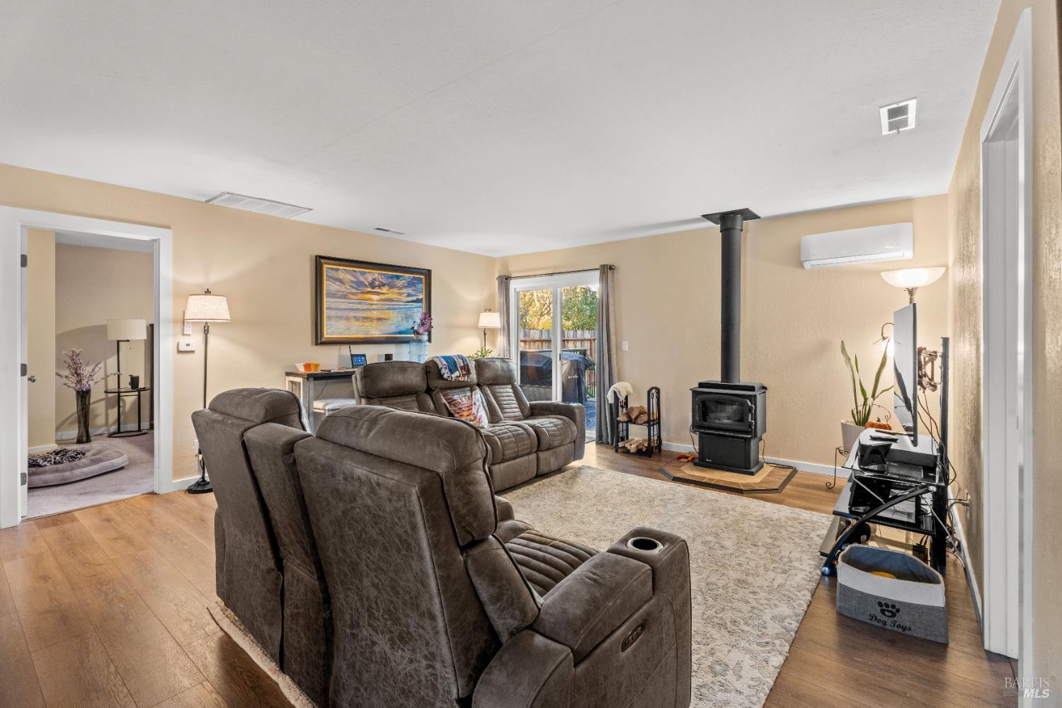 Detail Gallery Image 4 of 16 For 26861 Oriole Dr, Willits,  CA 95490 - 3 Beds | 2 Baths