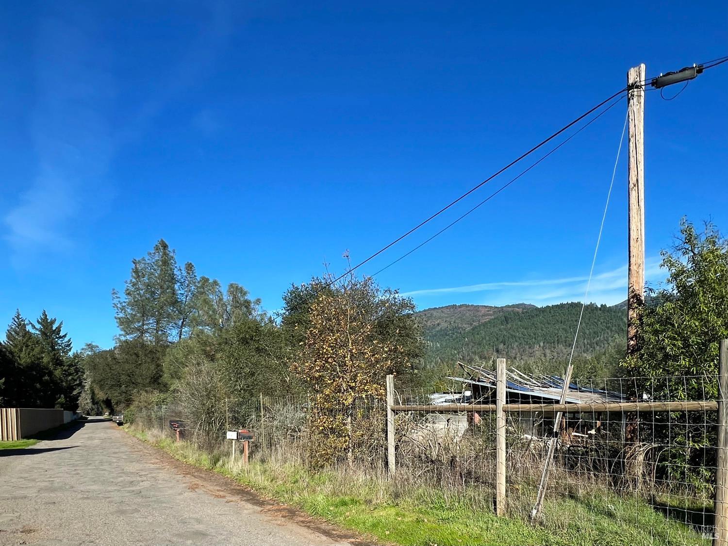 Detail Gallery Image 4 of 11 For 17561 Van Arsdale Rd, Potter Valley,  CA 95469 - – Beds | – Baths