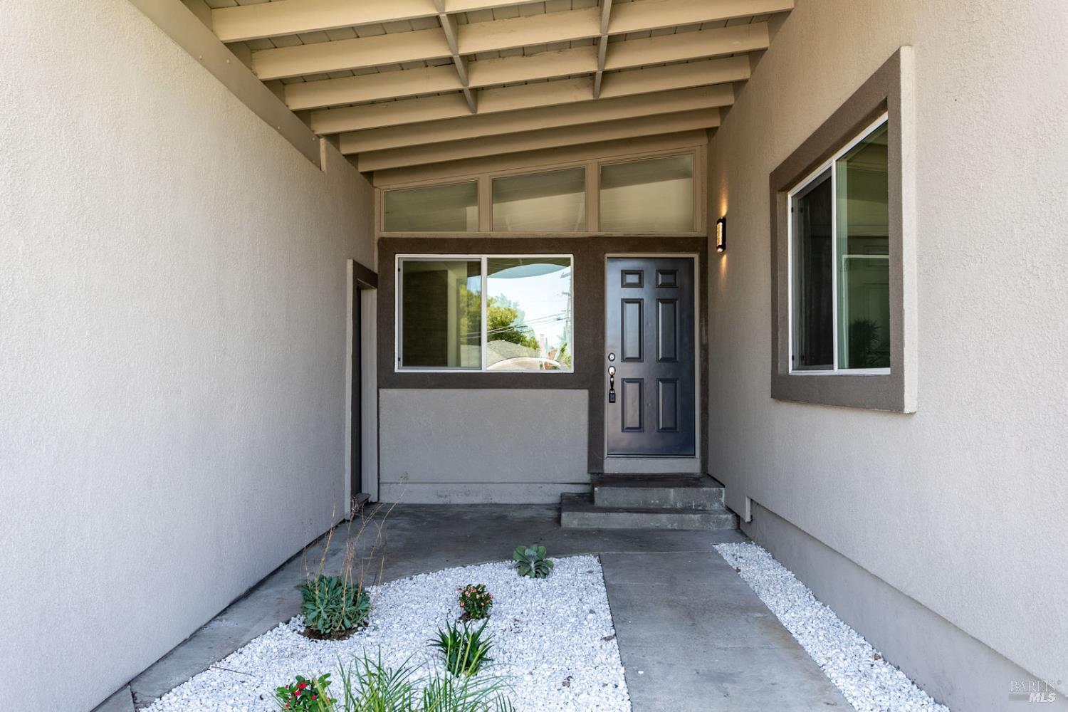 Detail Gallery Image 4 of 29 For 142 Anita Ct, Vacaville,  CA 95688 - 3 Beds | 2 Baths