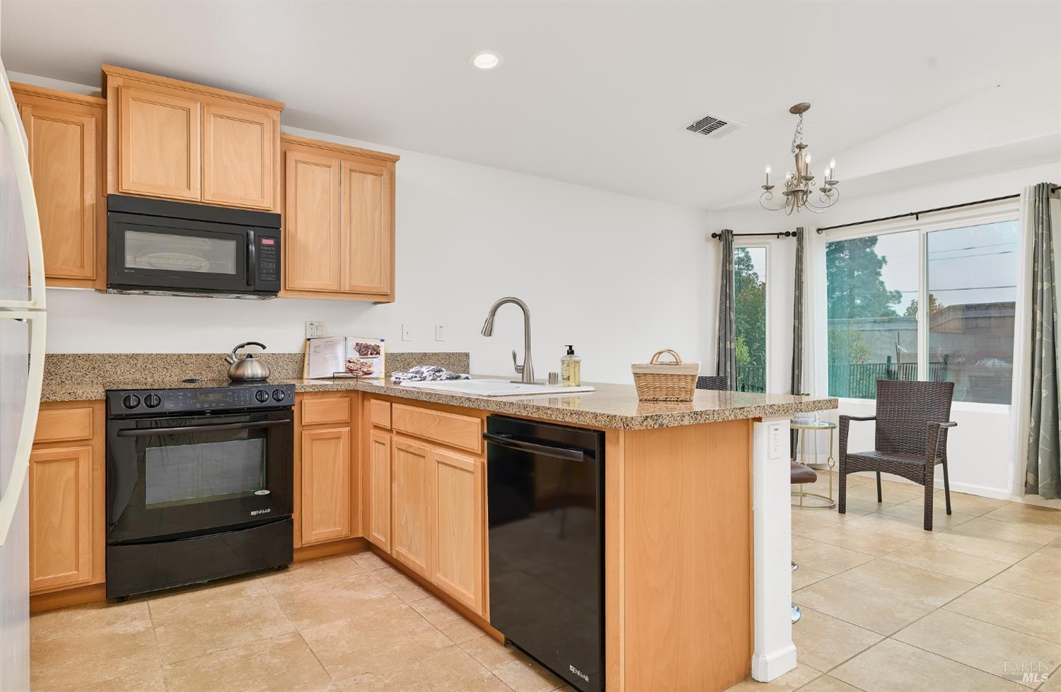 Detail Gallery Image 7 of 21 For 504 Silver Ridge Dr, Rio Vista,  CA 94571 - 2 Beds | 2 Baths