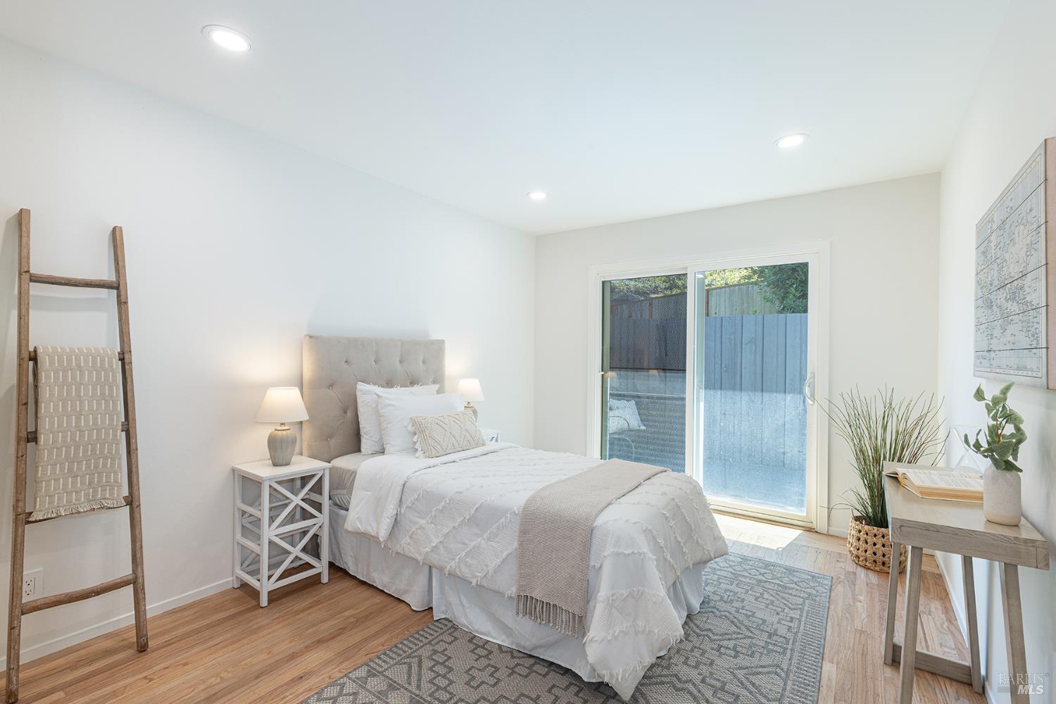 Detail Gallery Image 9 of 19 For 157 Homestead Blvd, Mill Valley,  CA 94941 - 2 Beds | 1 Baths