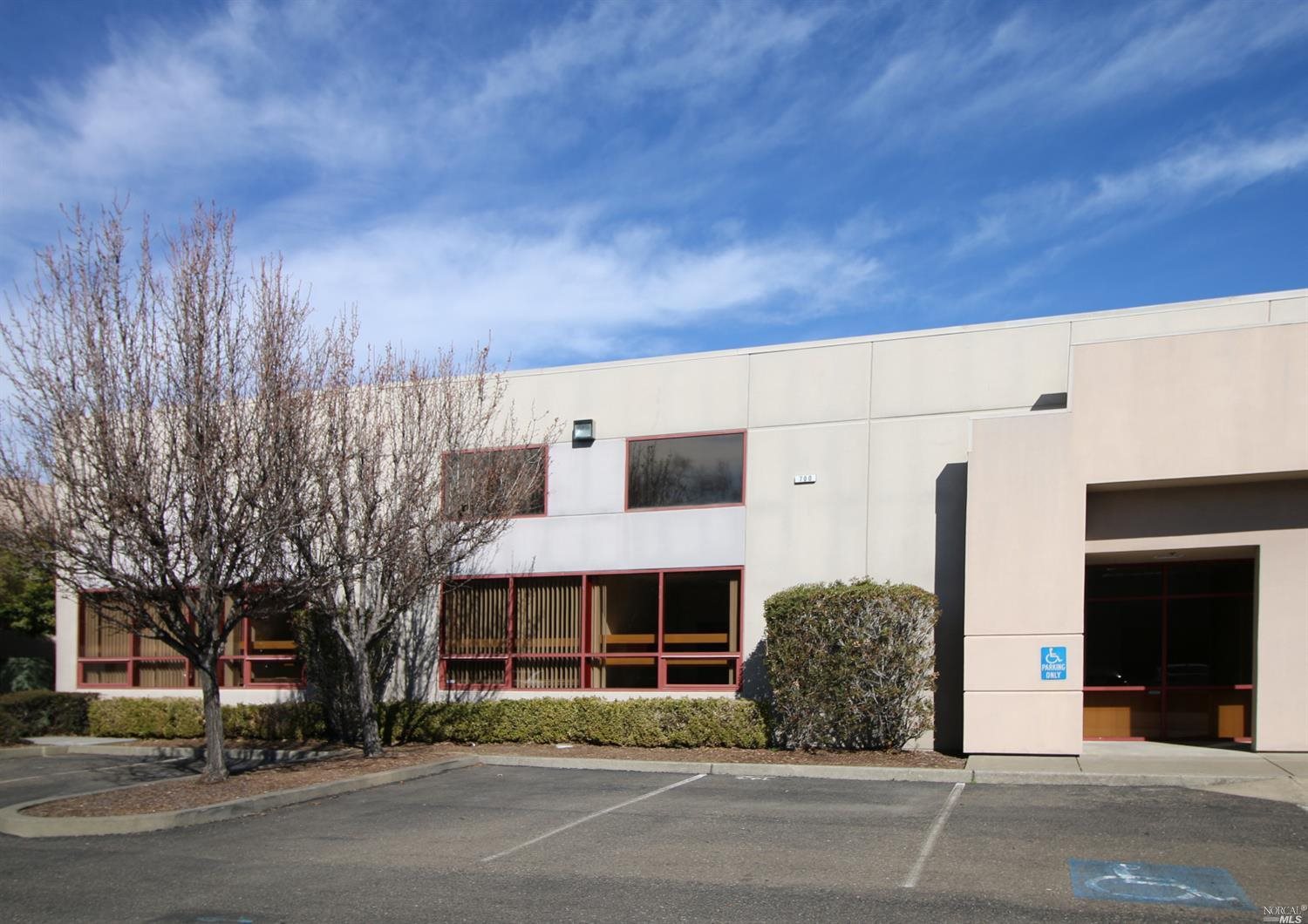 Detail Gallery Image 2 of 27 For 7975 Cameron Dr #700,  Windsor,  CA 95492 - – Beds | – Baths