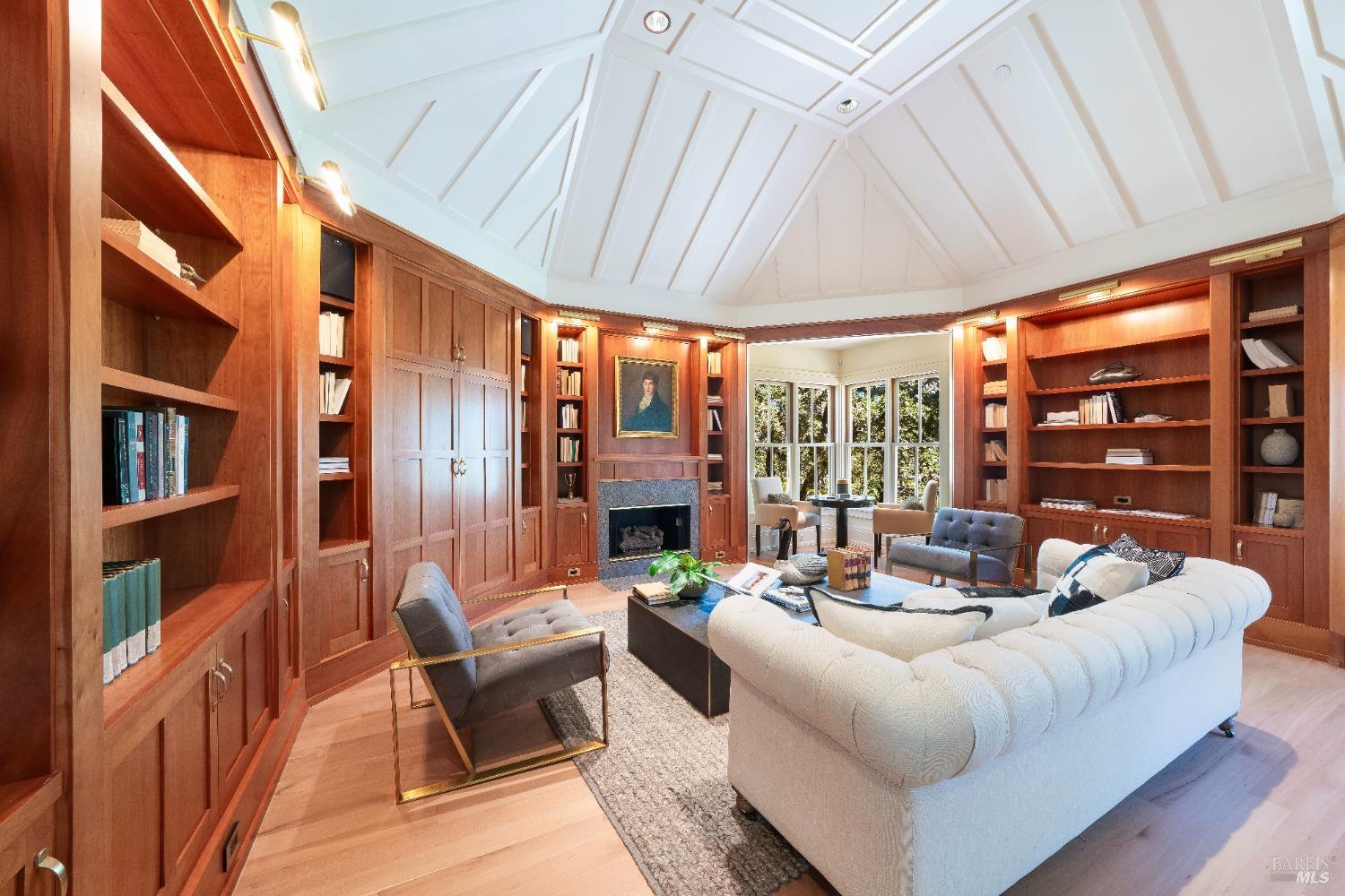 Detail Gallery Image 26 of 62 For 775 White Oak Dr, Santa Rosa,  CA 95409 - 5 Beds | 5/3 Baths