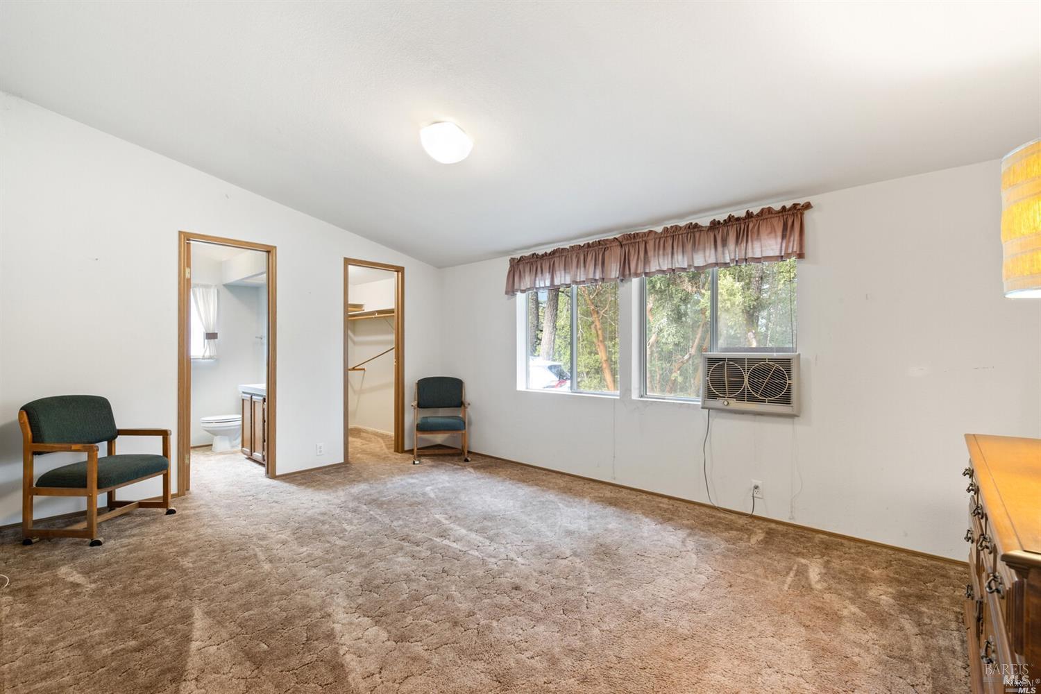 Detail Gallery Image 10 of 30 For 1500 Deer Trail Dr, Laytonville,  CA 95454 - 2 Beds | 2 Baths