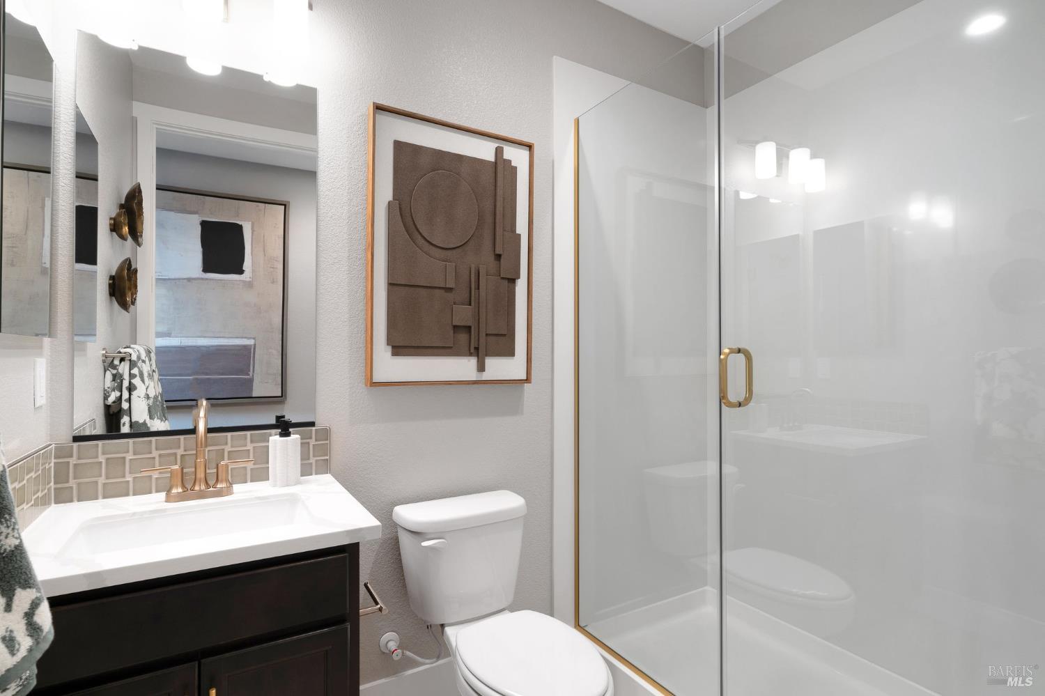 Detail Gallery Image 17 of 39 For 521 Eagle Cir, Oakley,  CA 94561 - 4 Beds | 3 Baths