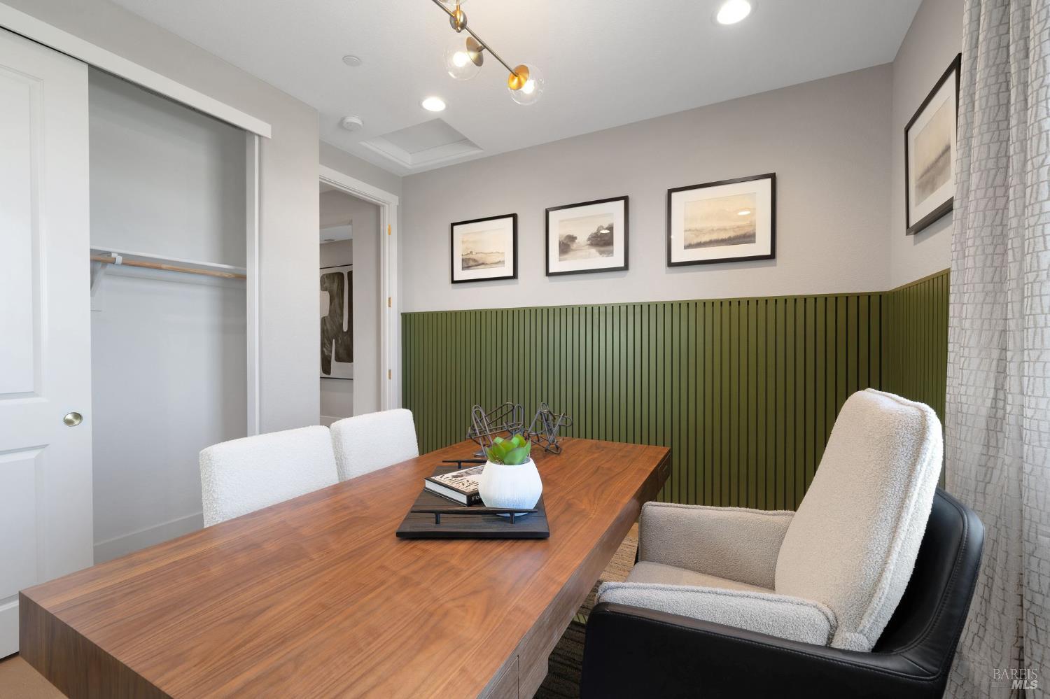 Detail Gallery Image 14 of 39 For 521 Eagle Cir, Oakley,  CA 94561 - 4 Beds | 3 Baths