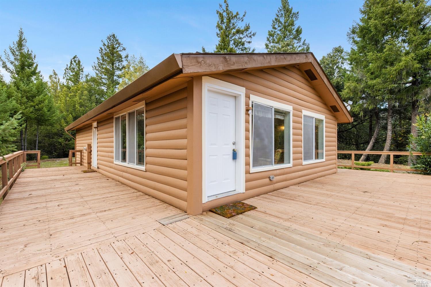 Detail Gallery Image 2 of 30 For 1500 Deer Trail Dr, Laytonville,  CA 95454 - 2 Beds | 2 Baths