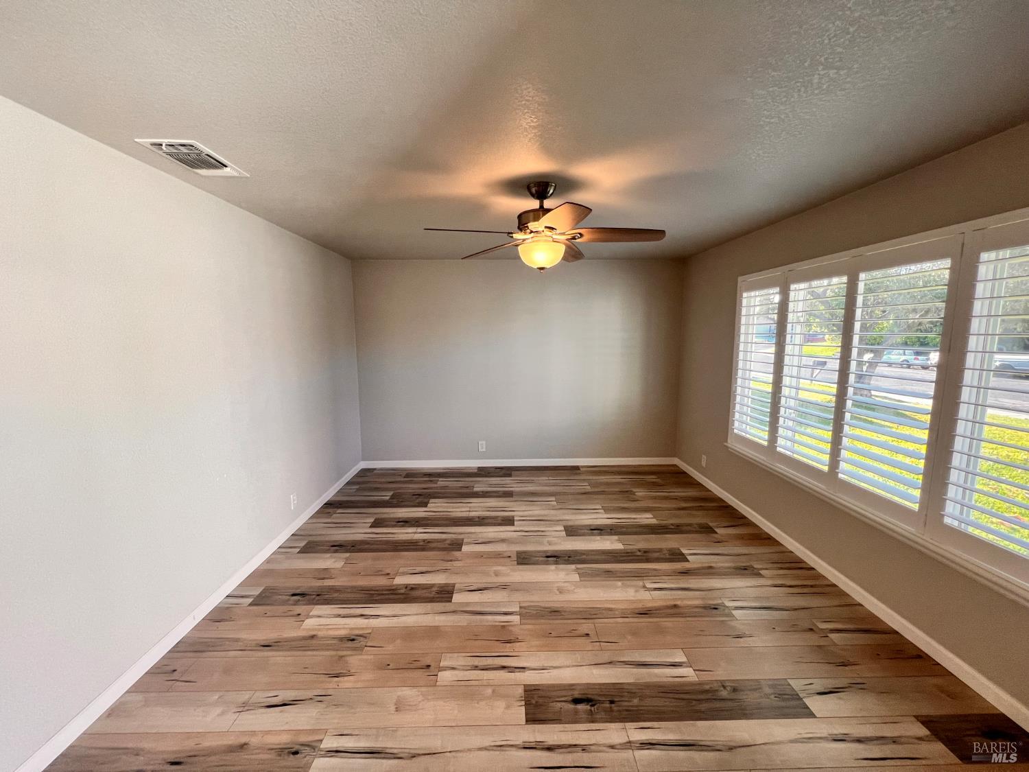 Detail Gallery Image 6 of 35 For 445 Drouin Dr, Rio Vista,  CA 94571 - 4 Beds | 2 Baths