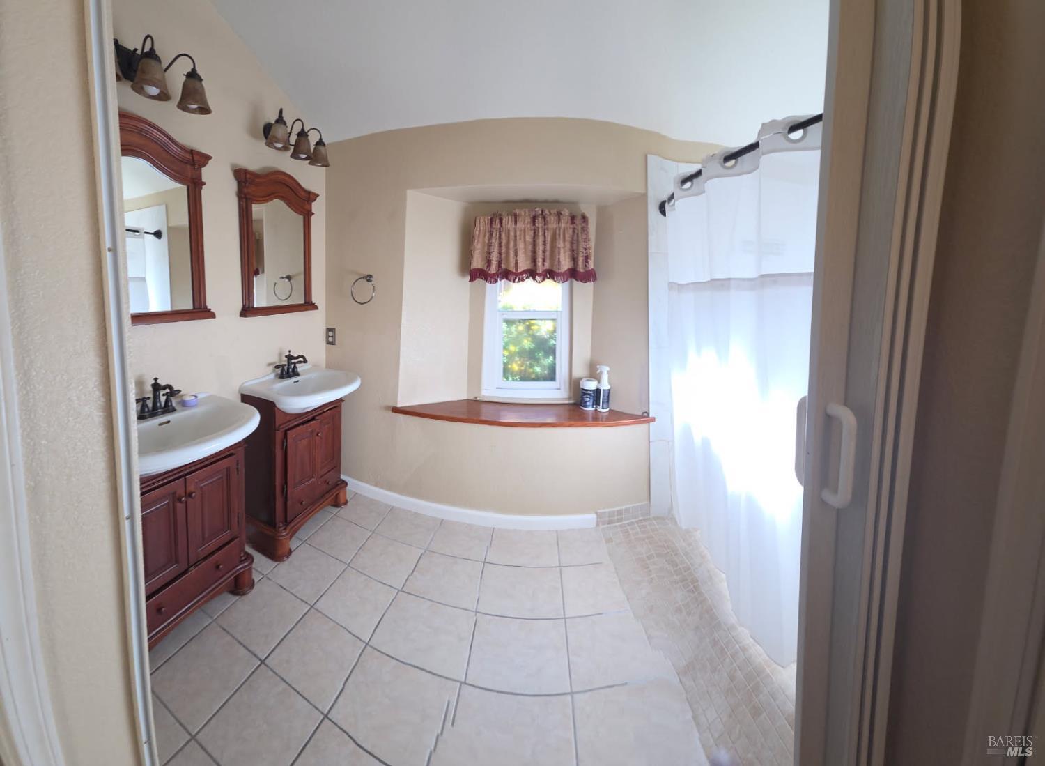 Detail Gallery Image 33 of 41 For 462 Eagle Ln, Vacaville,  CA 95687 - 3 Beds | 2 Baths