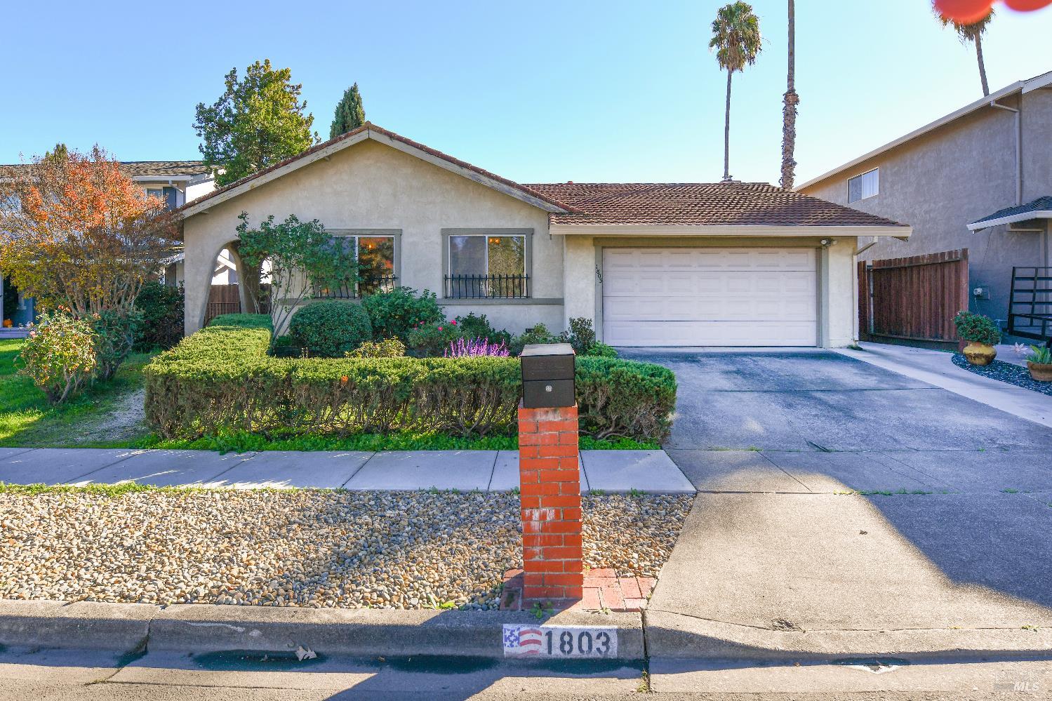 Detail Gallery Image 2 of 33 For 1803 Monarch Dr, Napa,  CA 94558 - 4 Beds | 2 Baths