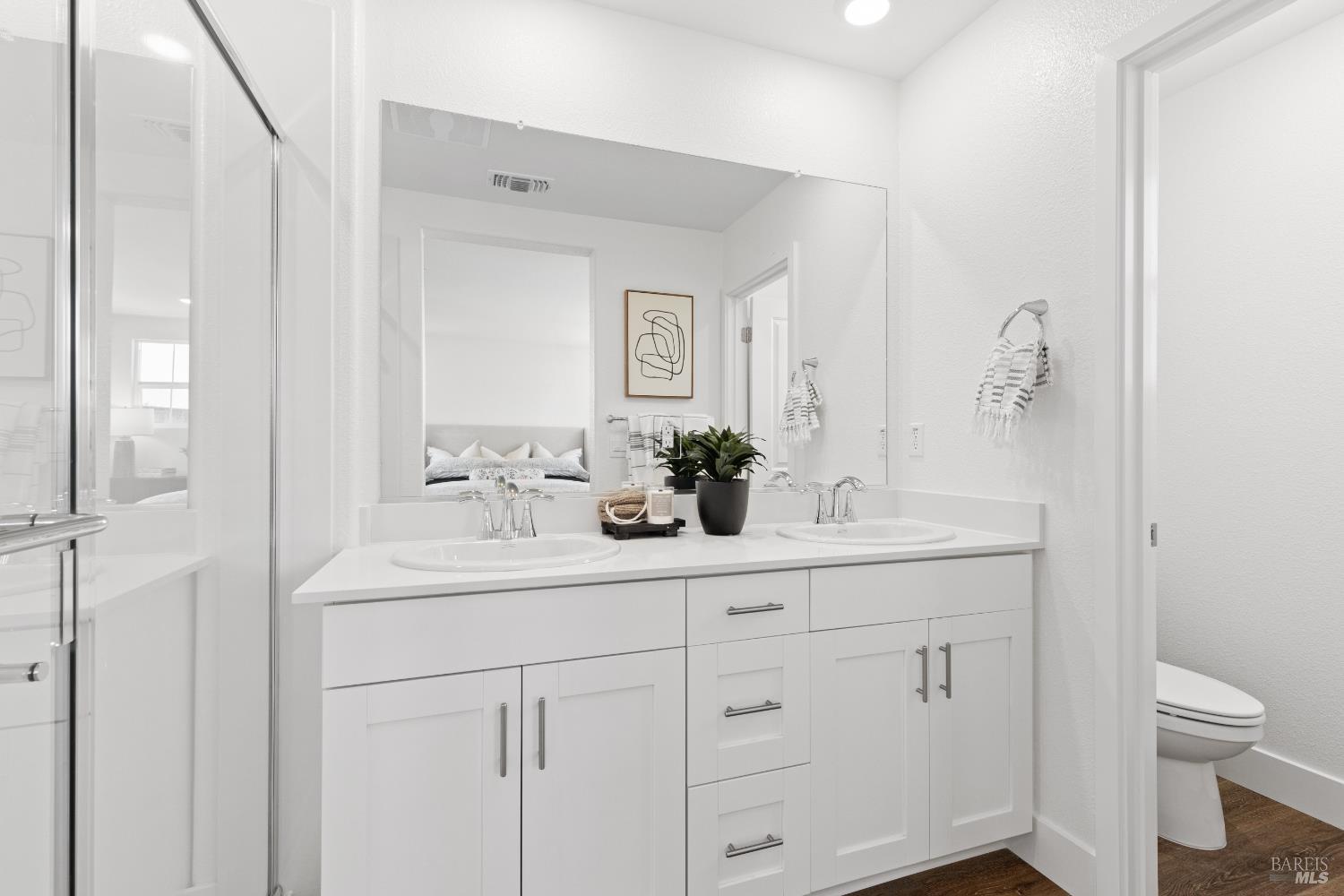 Detail Gallery Image 6 of 10 For 21 Capri Ct, American Canyon,  CA 94503 - 4 Beds | 3 Baths