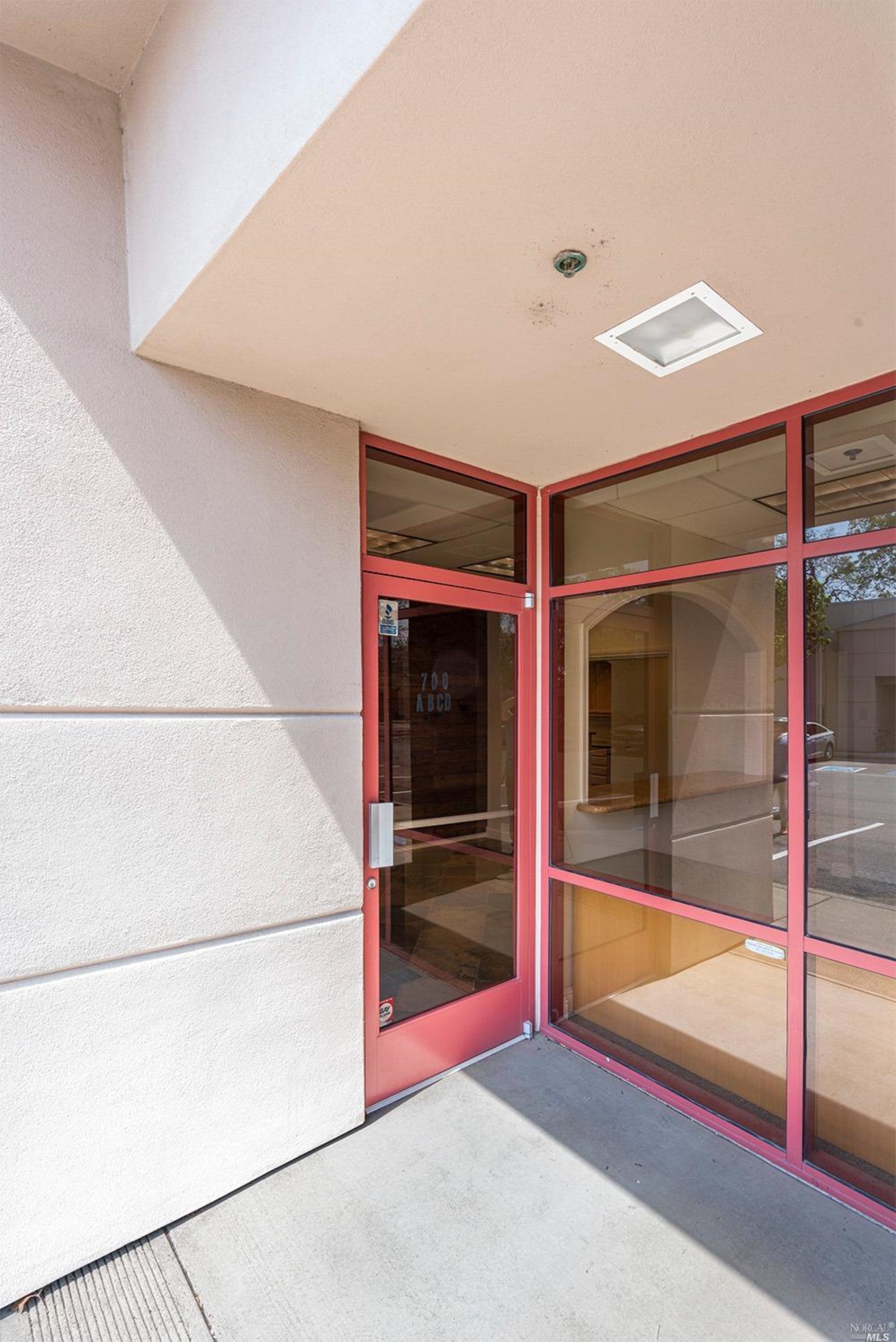 Detail Gallery Image 4 of 27 For 7975 Cameron Dr #700,  Windsor,  CA 95492 - – Beds | – Baths