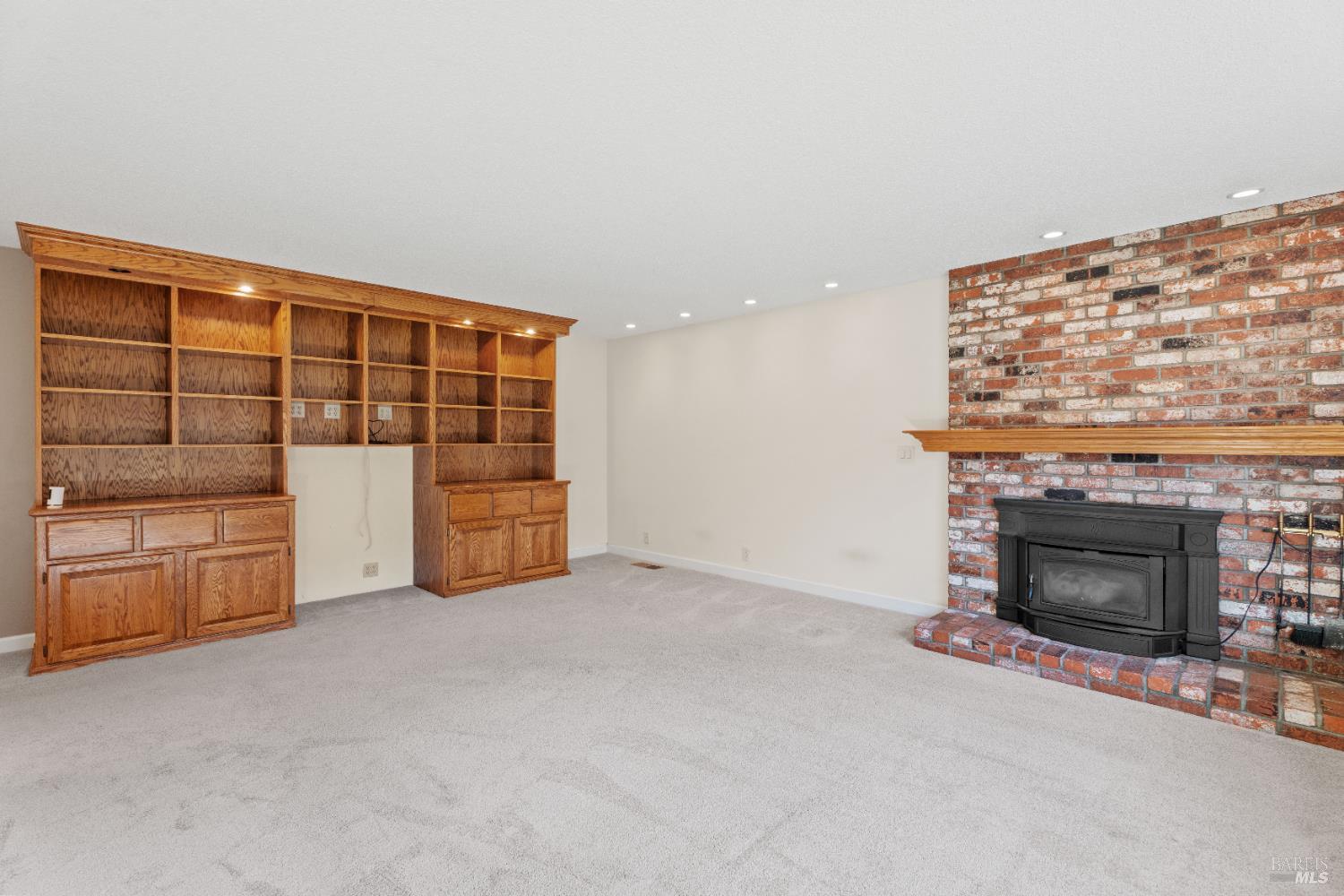 Detail Gallery Image 5 of 22 For 534 Nokomis Dr, Ukiah,  CA 95482 - 3 Beds | 2 Baths