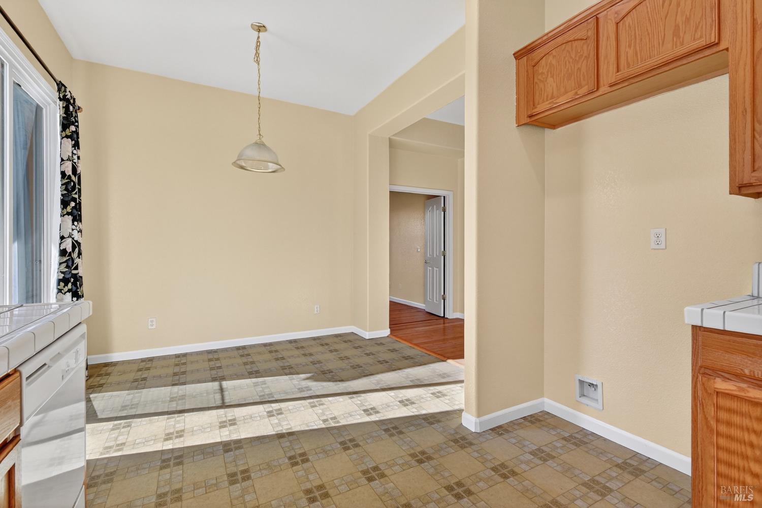 Detail Gallery Image 10 of 31 For 1771 Beale Cir, Suisun City,  CA 94585 - 3 Beds | 2 Baths
