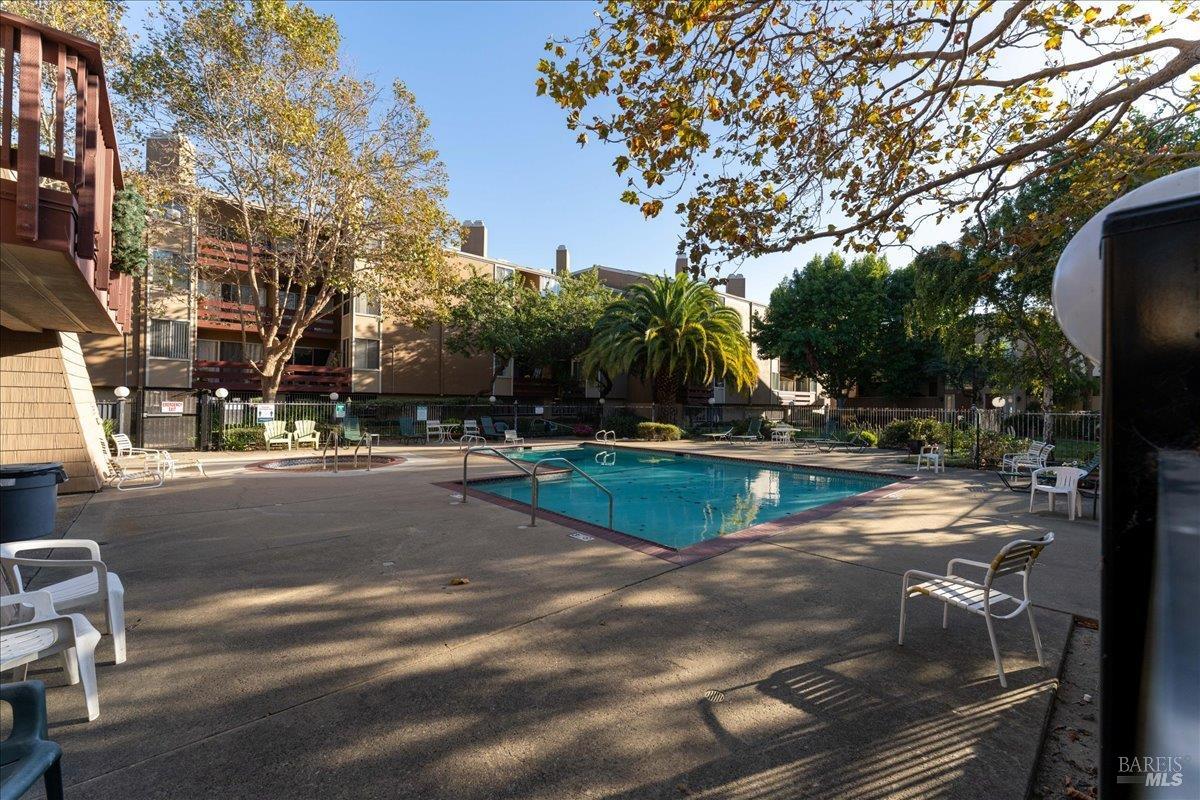 Detail Gallery Image 35 of 36 For 2121 Vale Rd #31,  San Pablo,  CA 94806 - 3 Beds | 3 Baths