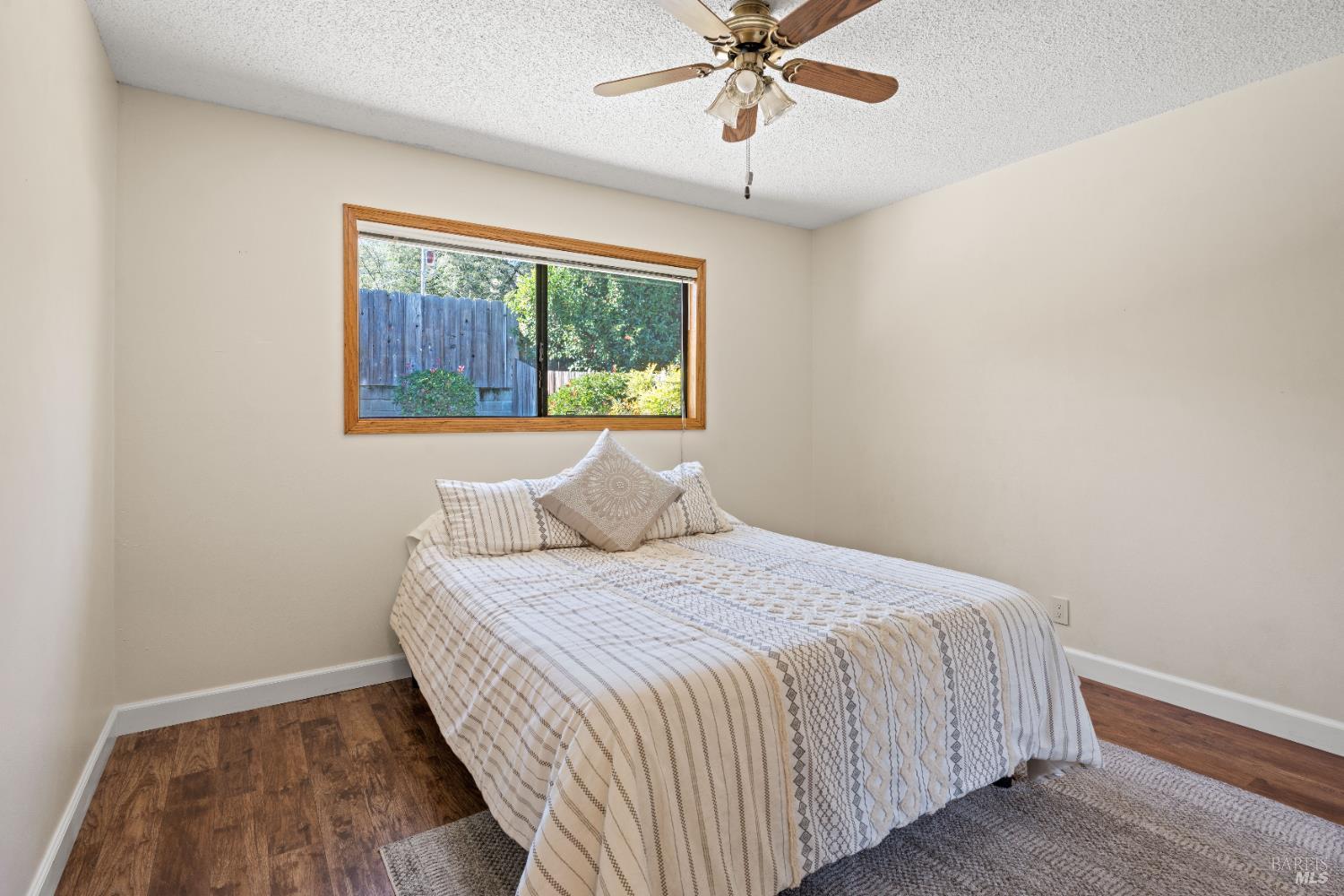 Detail Gallery Image 10 of 22 For 534 Nokomis Dr, Ukiah,  CA 95482 - 3 Beds | 2 Baths