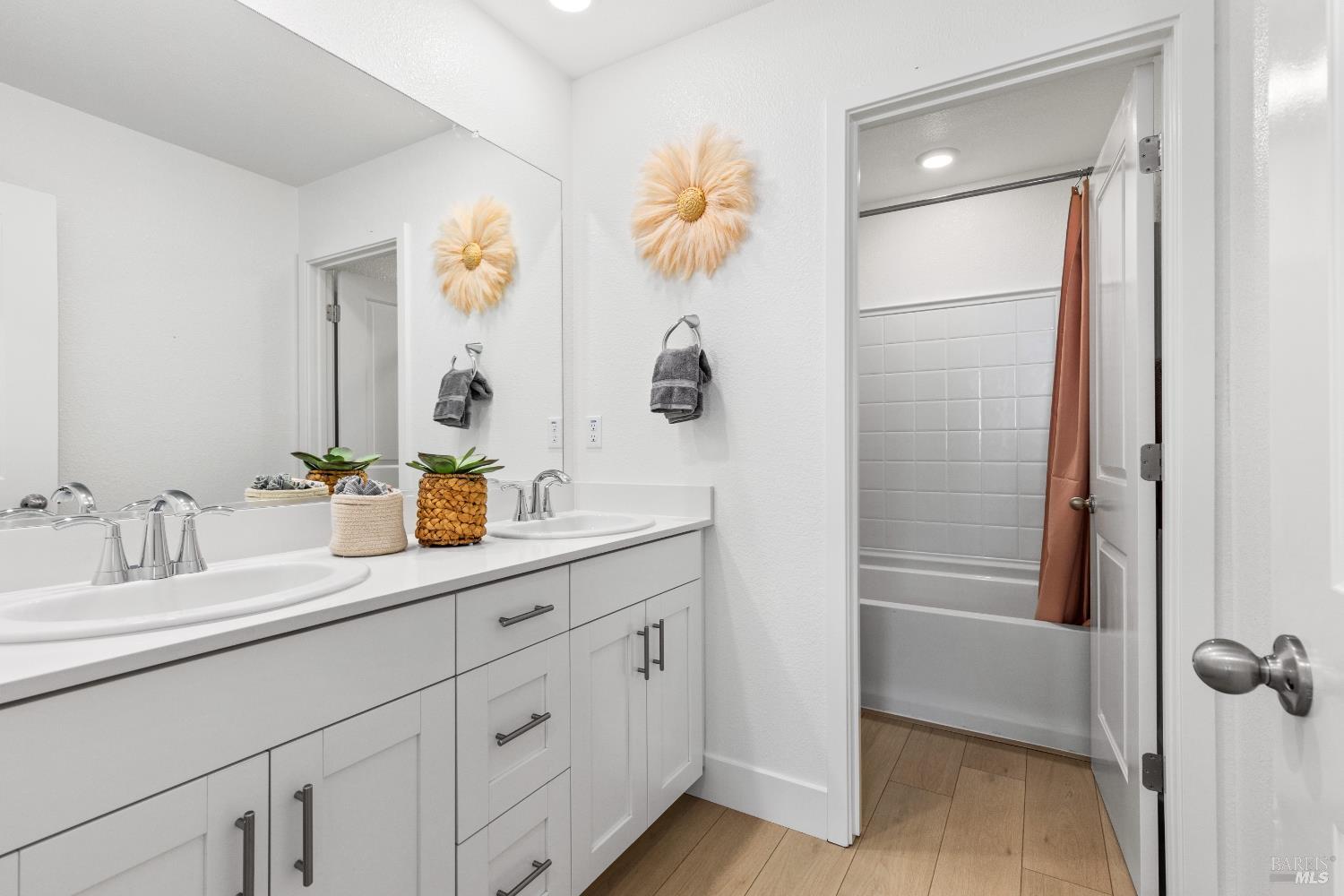 Detail Gallery Image 14 of 15 For 161 Ericson St, American Canyon,  CA 94503 - 4 Beds | 2/1 Baths