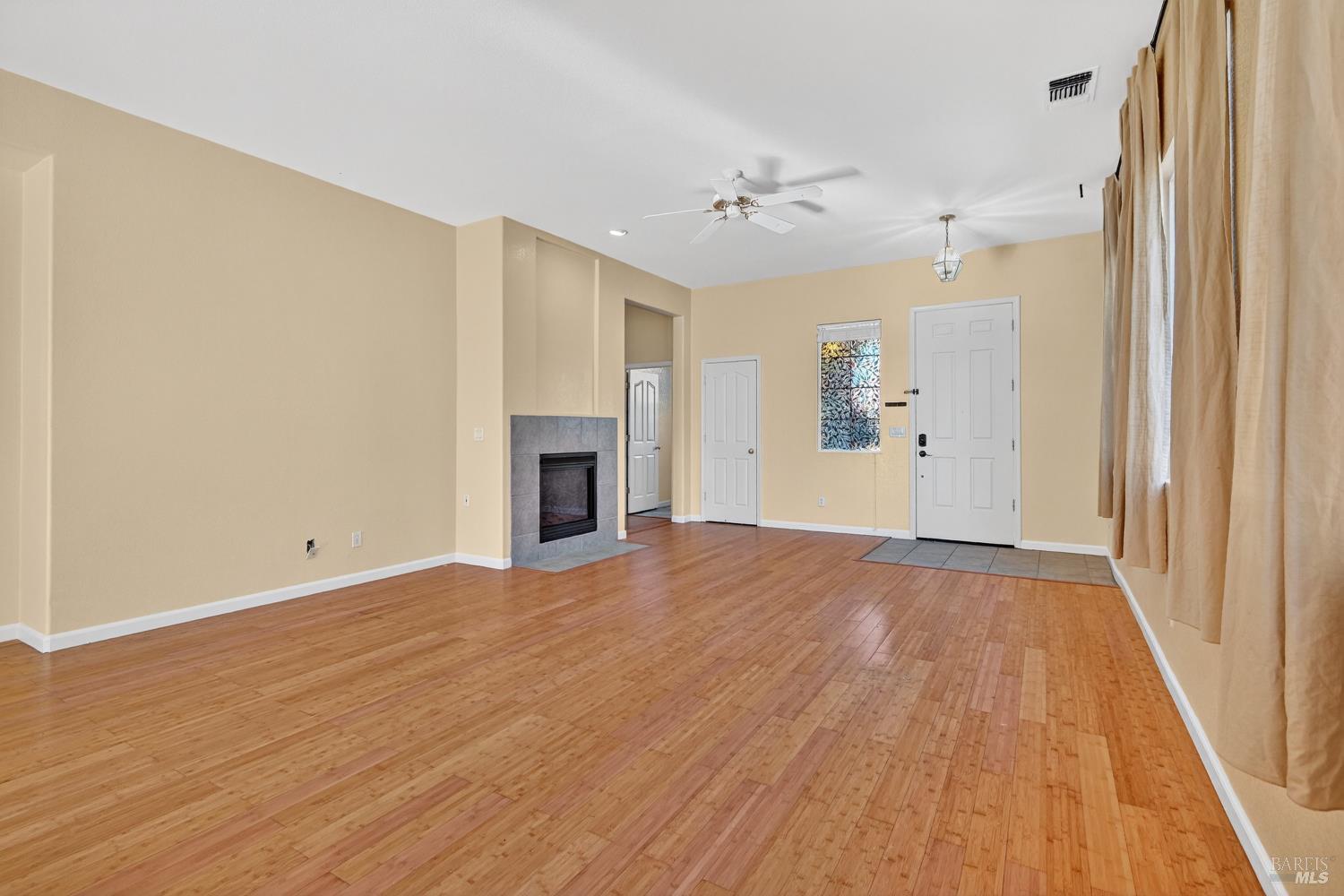 Detail Gallery Image 6 of 31 For 1771 Beale Cir, Suisun City,  CA 94585 - 3 Beds | 2 Baths